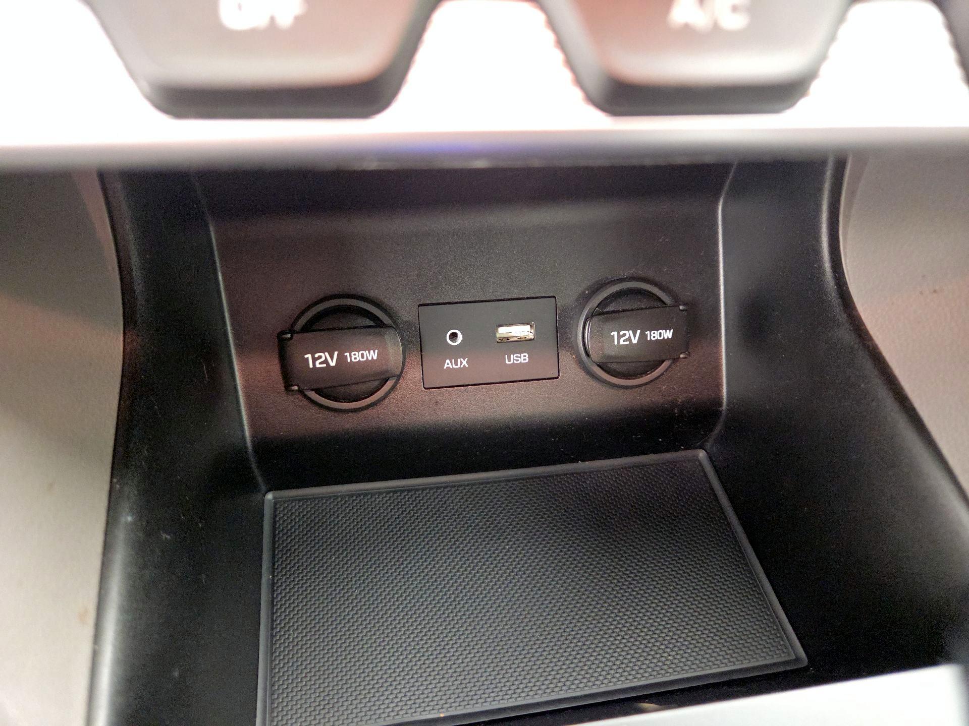 Thumbnail: 2019 Hyundai Elantra - 18