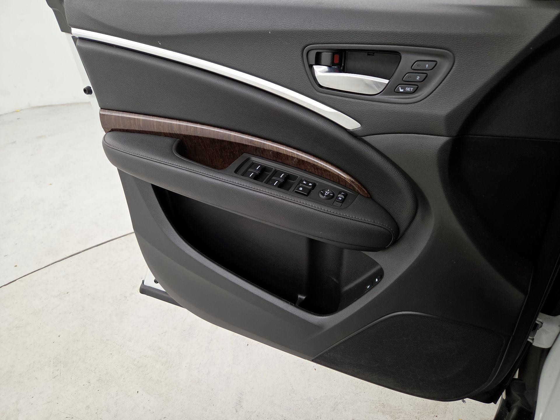 Thumbnail: 2020 Acura MDX - 12