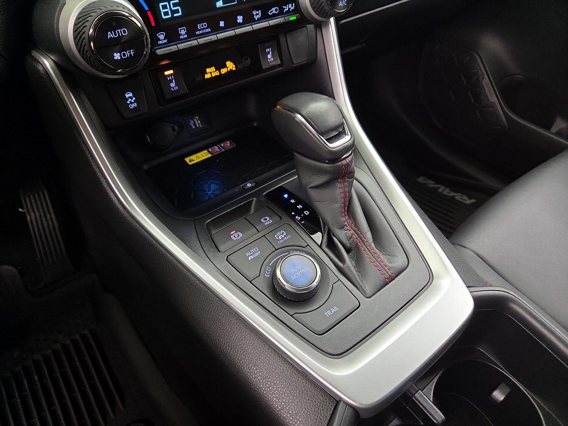 Thumbnail: 2023 Toyota RAV4 - 17