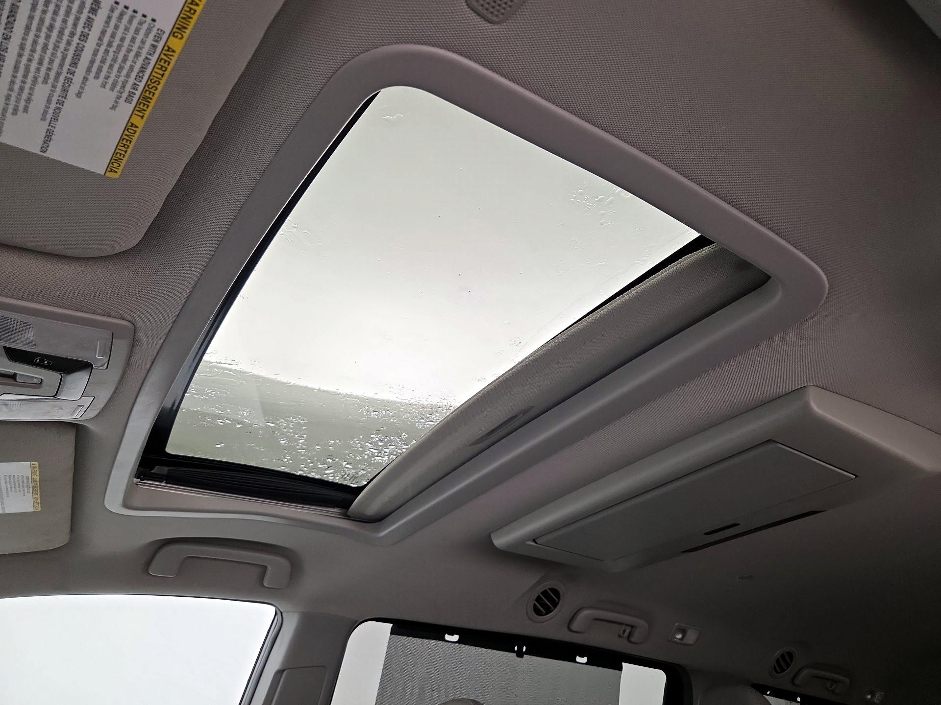 Thumbnail: 2019 Toyota Sienna - 20