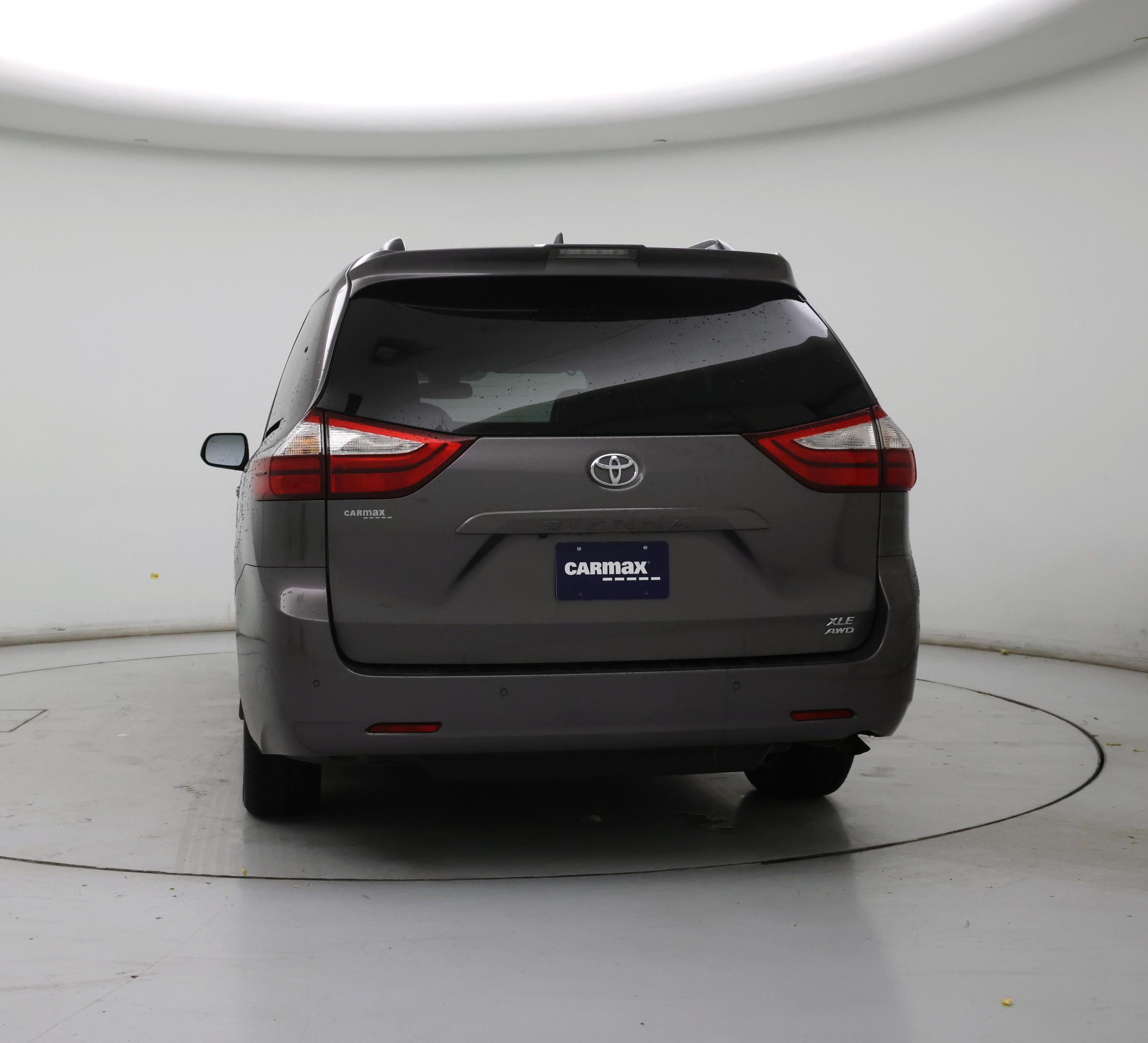 Thumbnail: 2019 Toyota Sienna - 6