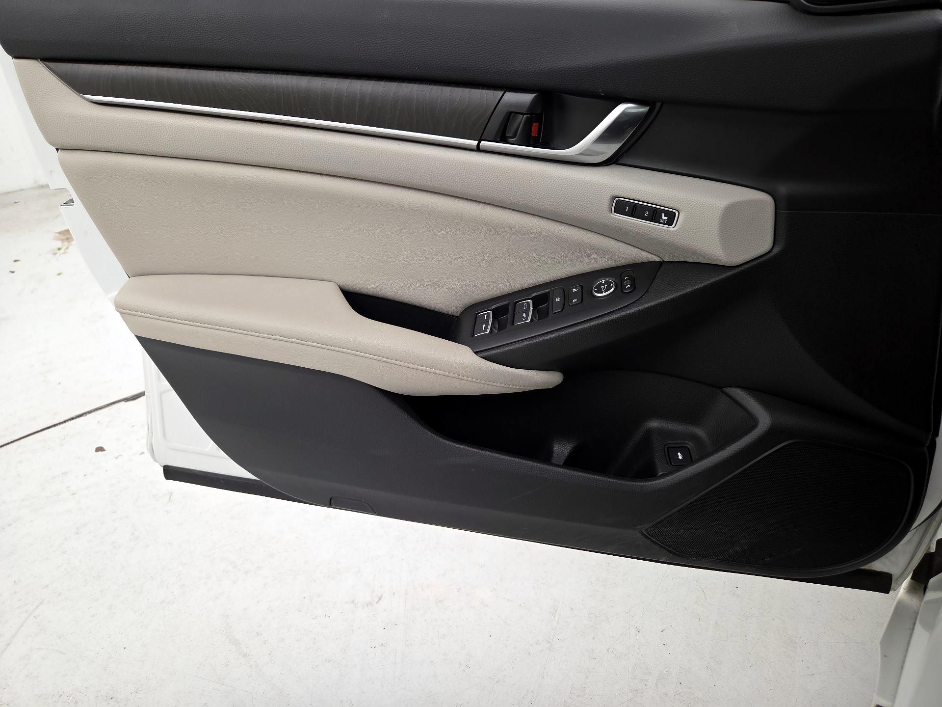 Thumbnail: 2020 Honda Accord - 12