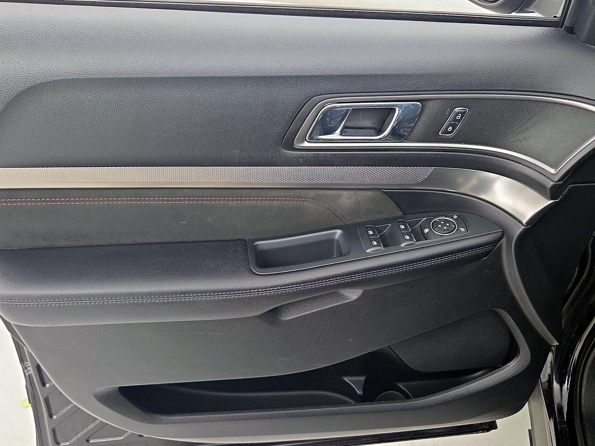 Thumbnail: 2018 Ford Explorer - 12