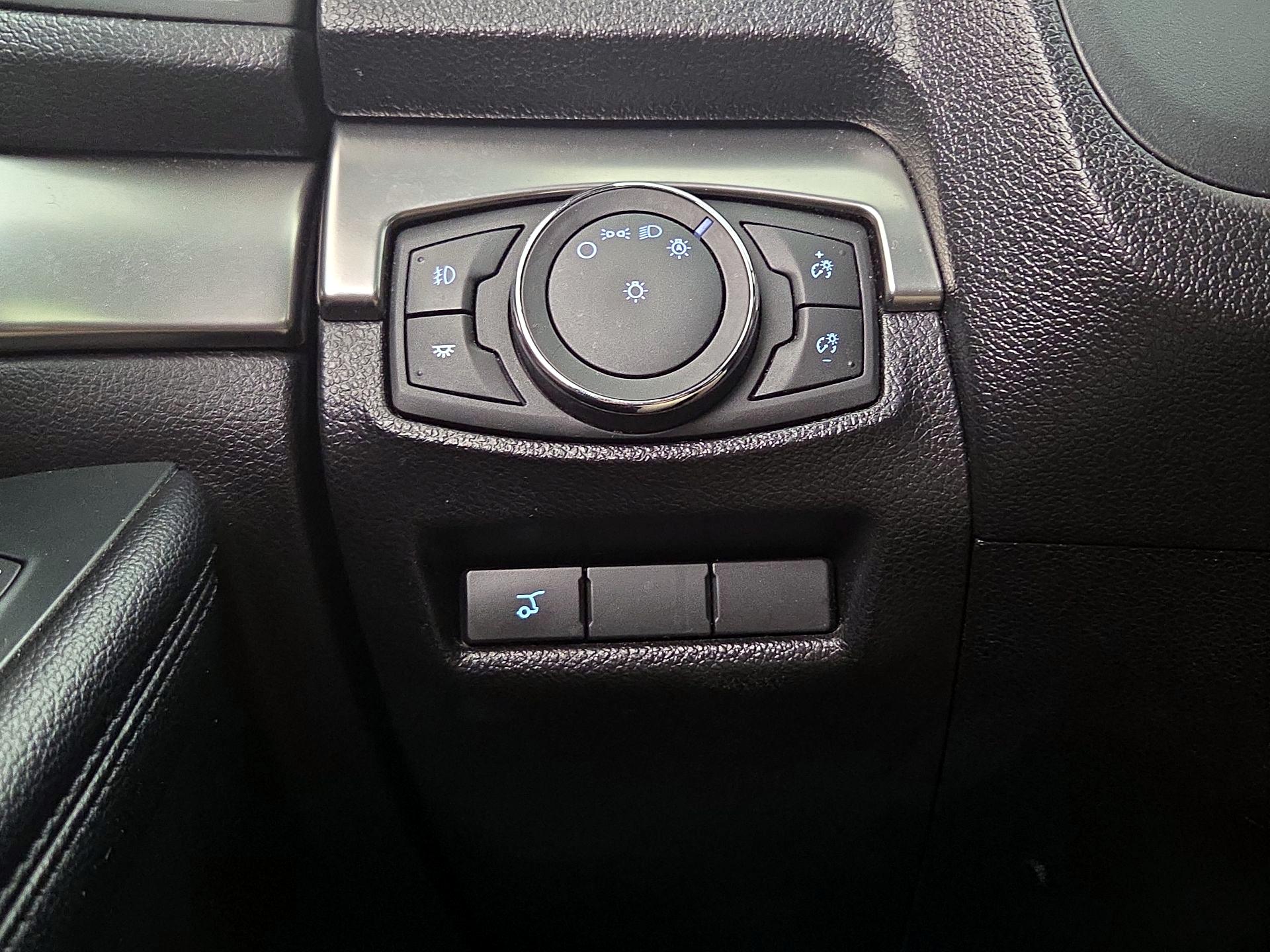 Thumbnail: 2018 Ford Explorer - 13