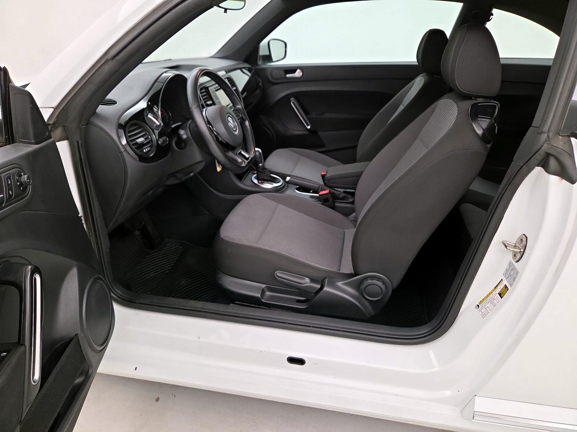 Thumbnail: 2019 Volkswagen Beetle - 11