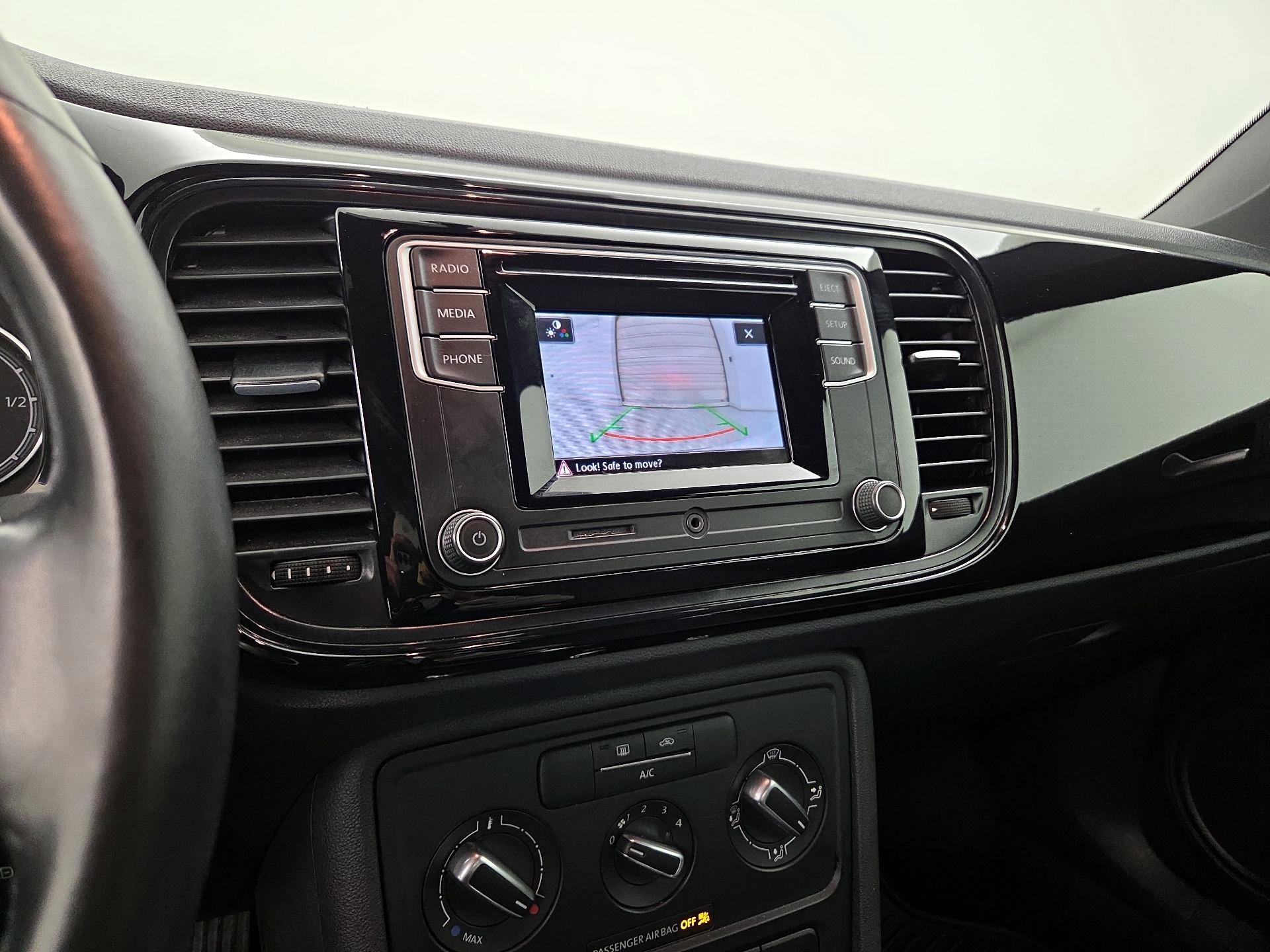 Thumbnail: 2019 Volkswagen Beetle - 14