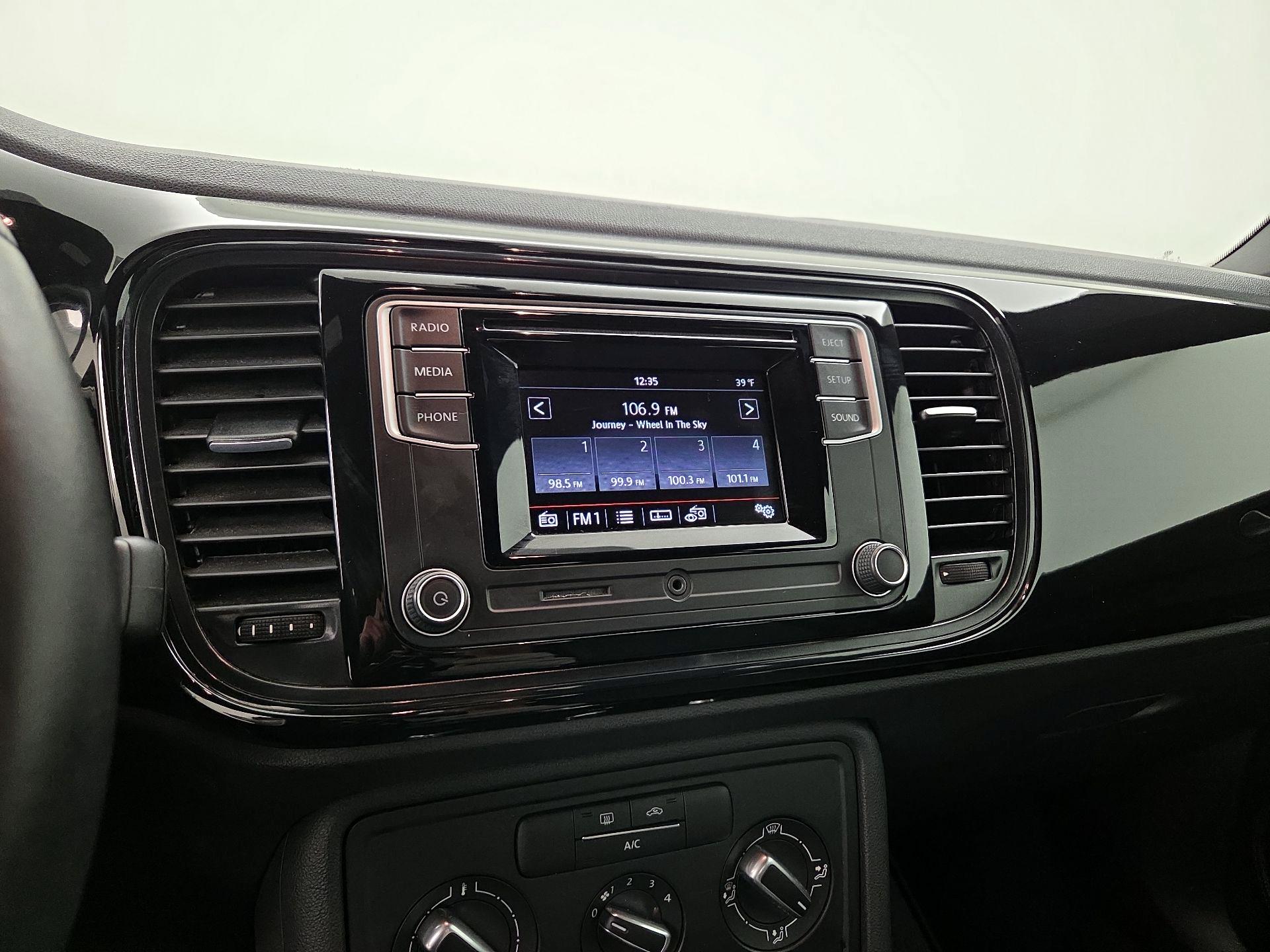 Thumbnail: 2019 Volkswagen Beetle - 15