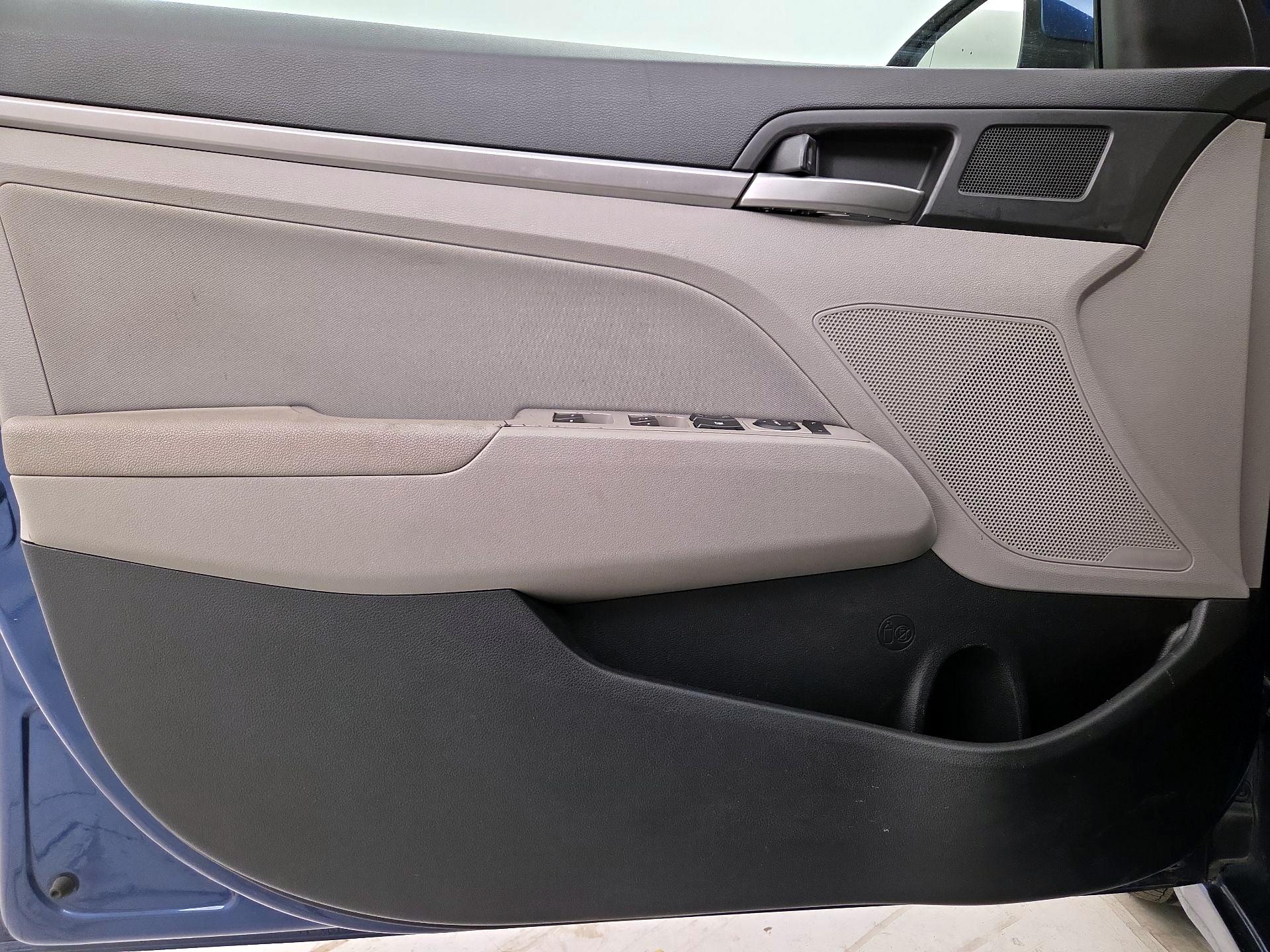 Thumbnail: 2017 Hyundai Elantra - 11