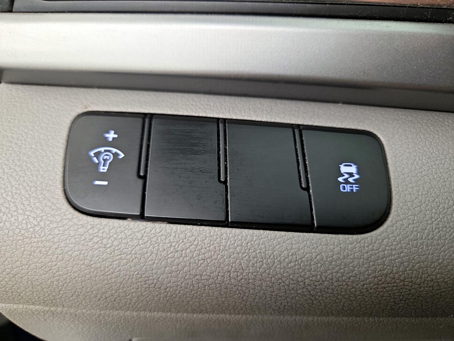 Thumbnail: 2017 Hyundai Elantra - 13