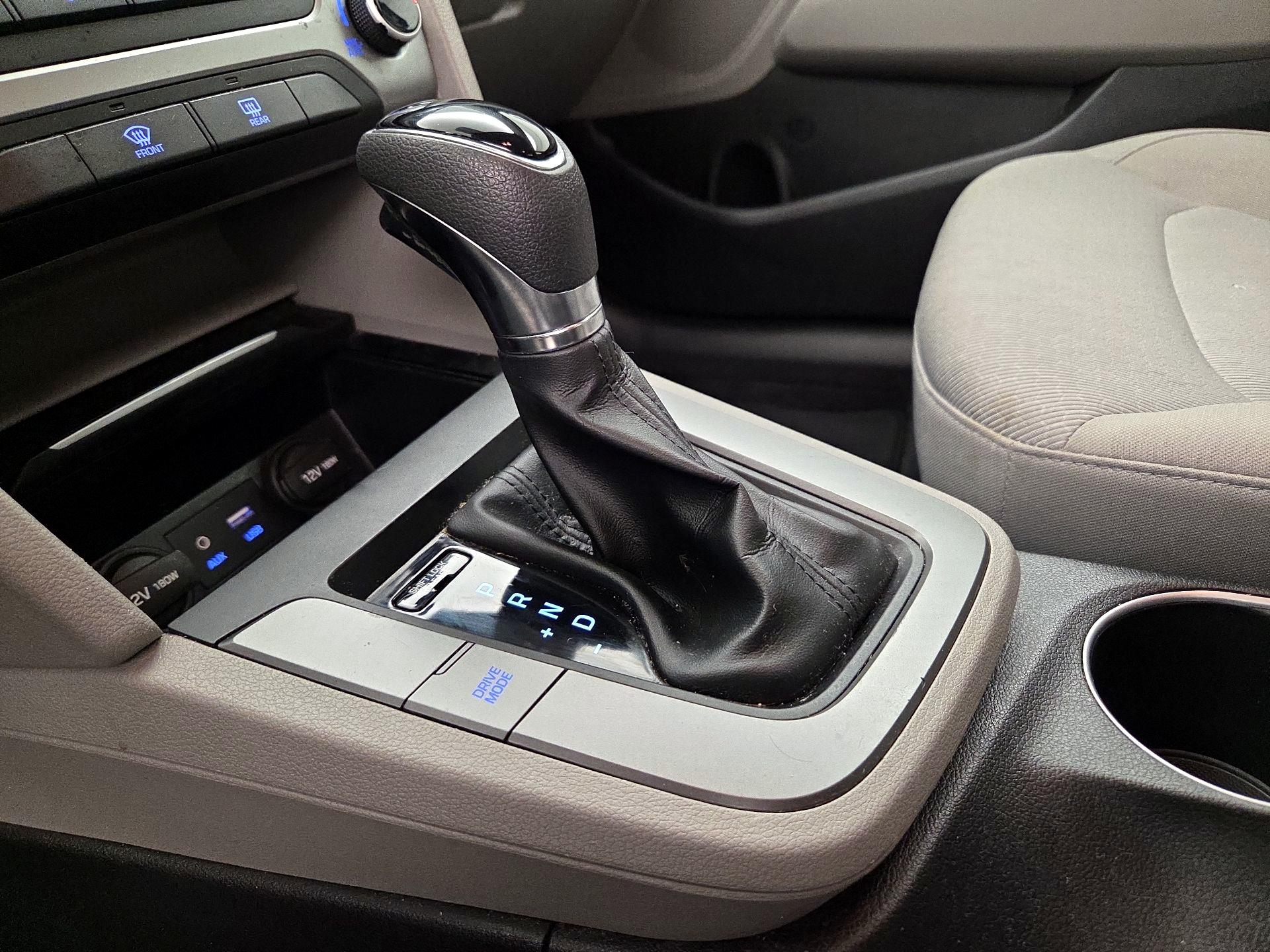 Thumbnail: 2017 Hyundai Elantra - 17