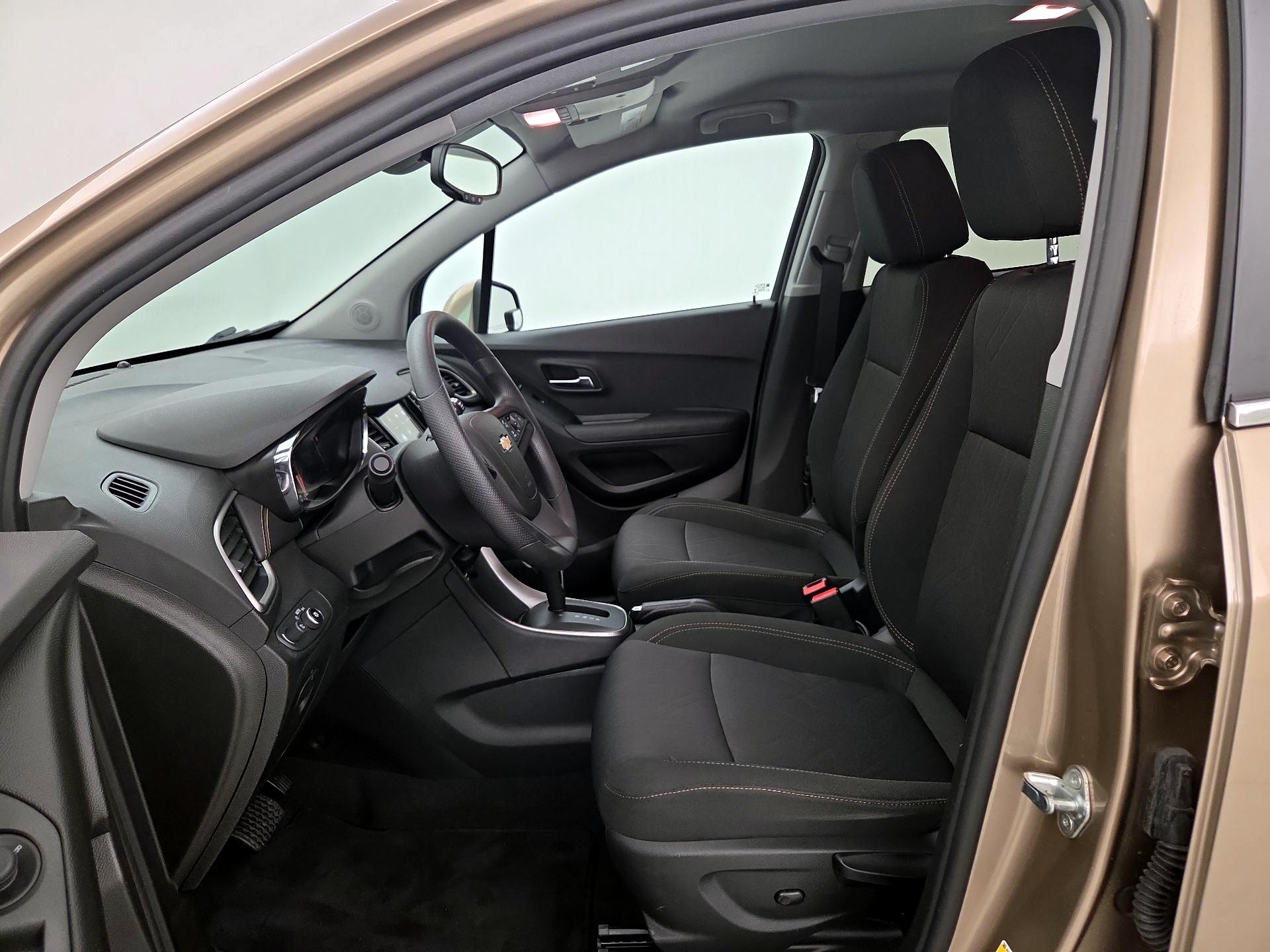 Thumbnail: 2018 Chevrolet Trax - 11