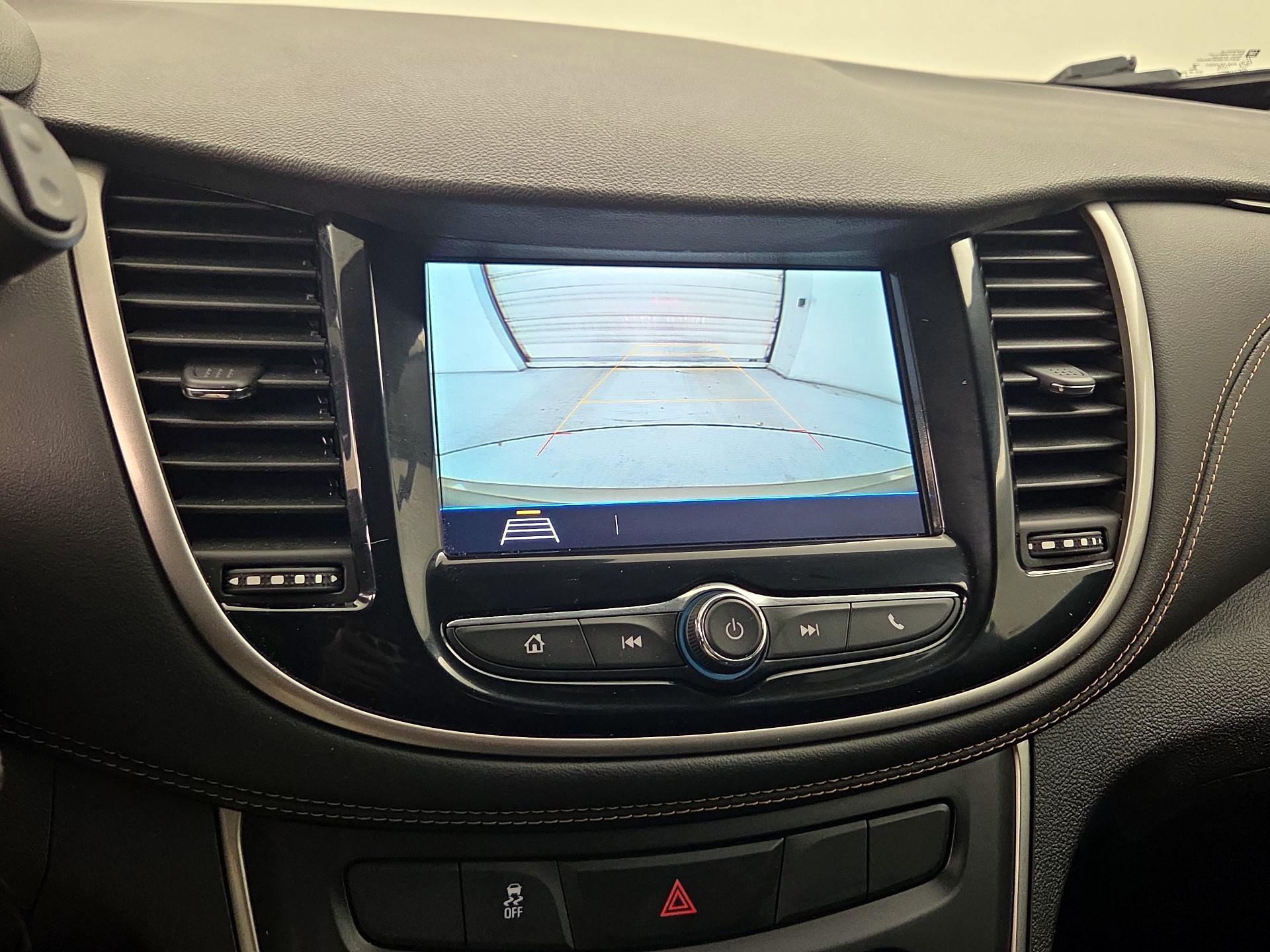 Thumbnail: 2018 Chevrolet Trax - 14