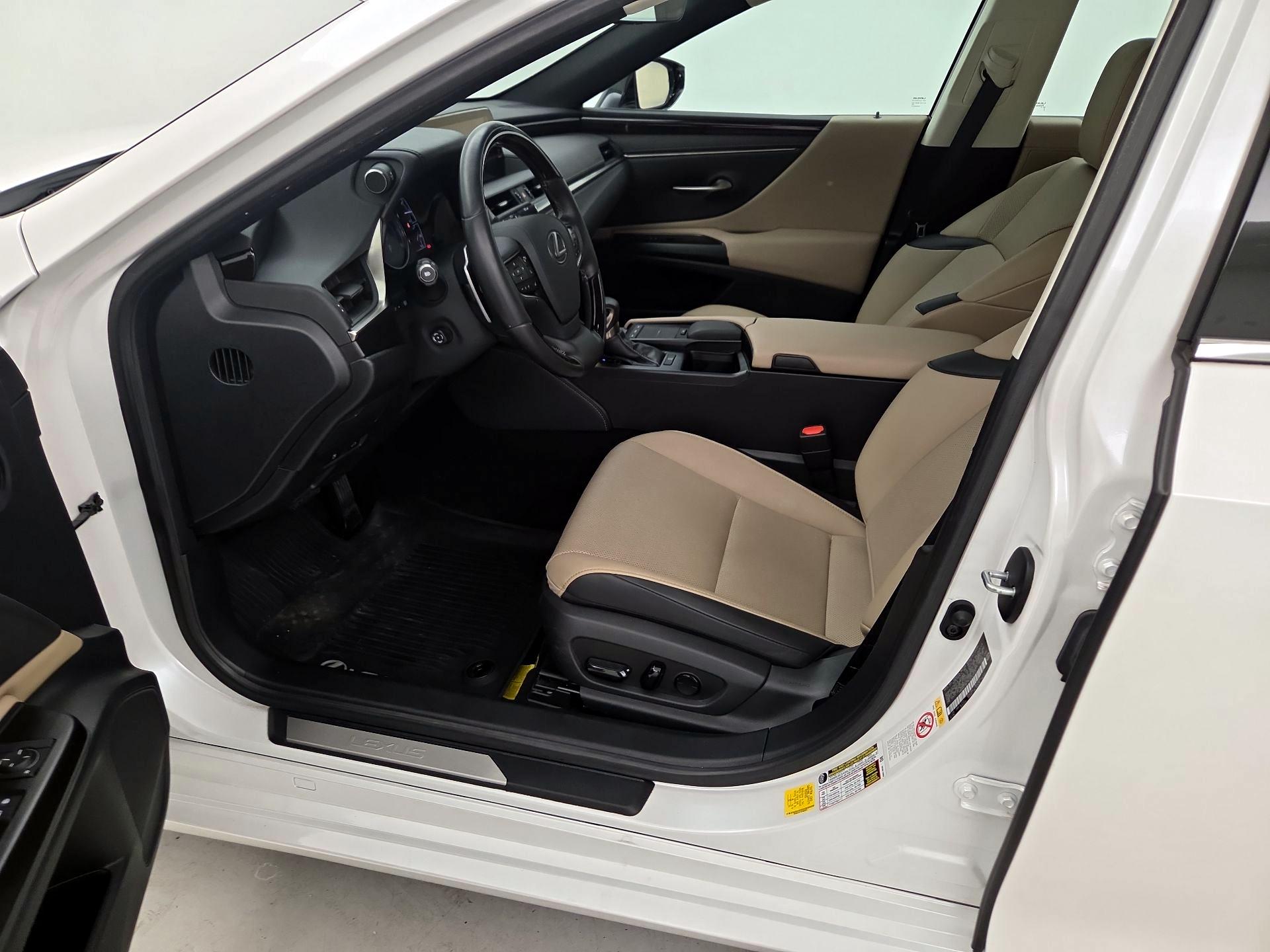 Thumbnail: 2019 Lexus ES - 11