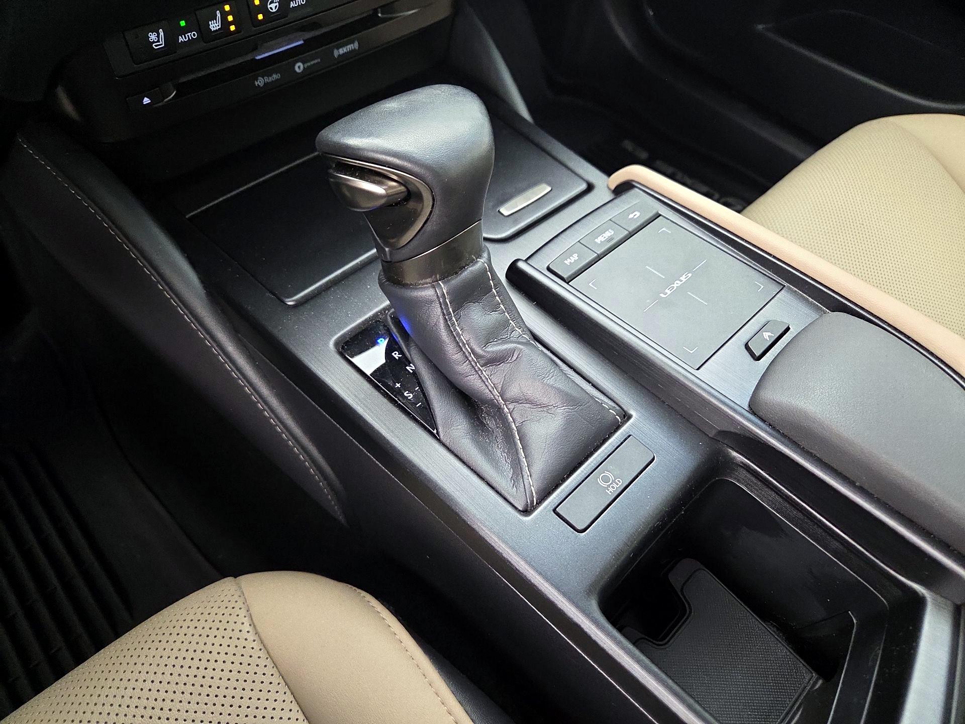 Thumbnail: 2019 Lexus ES - 18