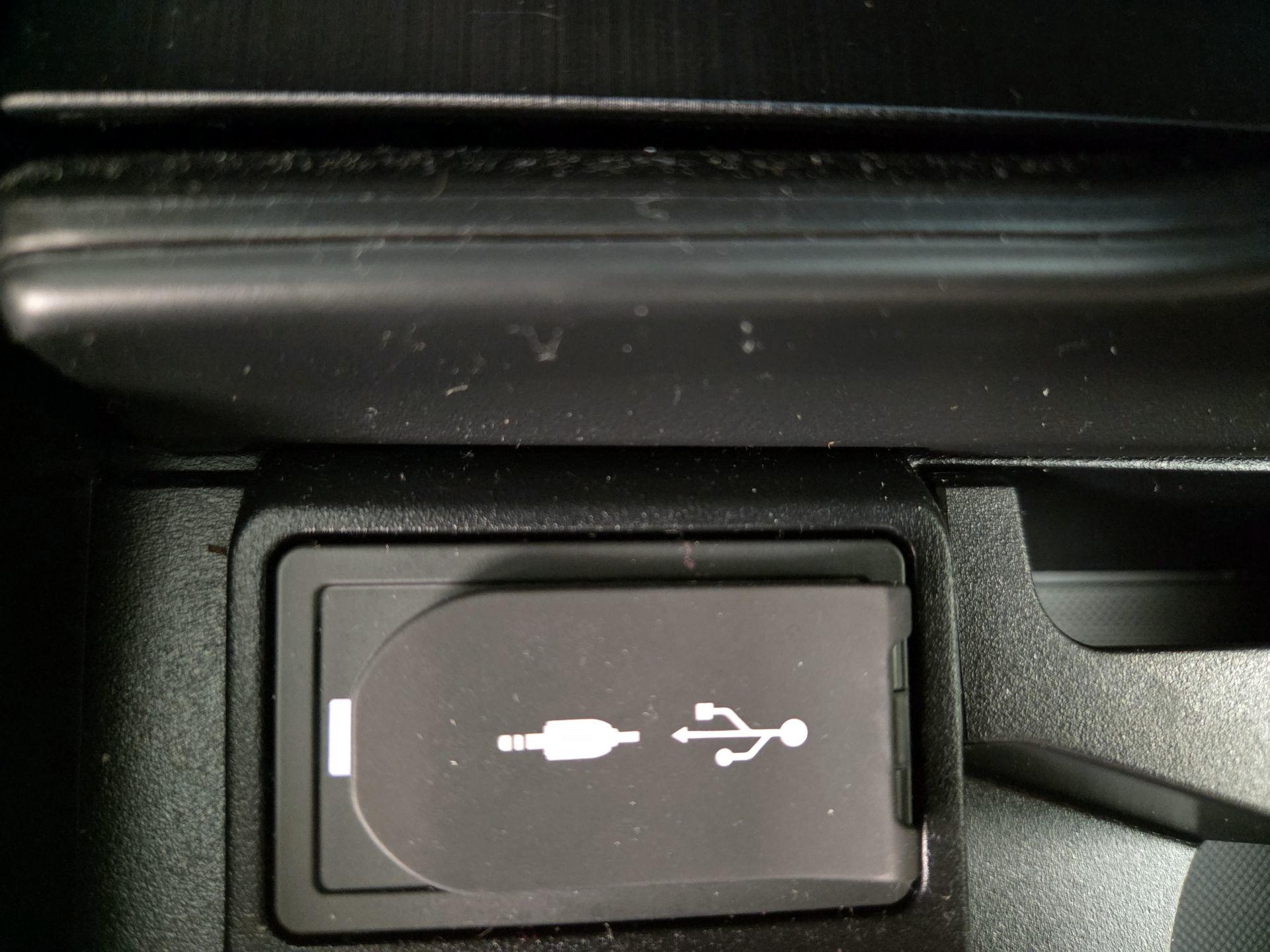 Thumbnail: 2019 Lexus ES - 19