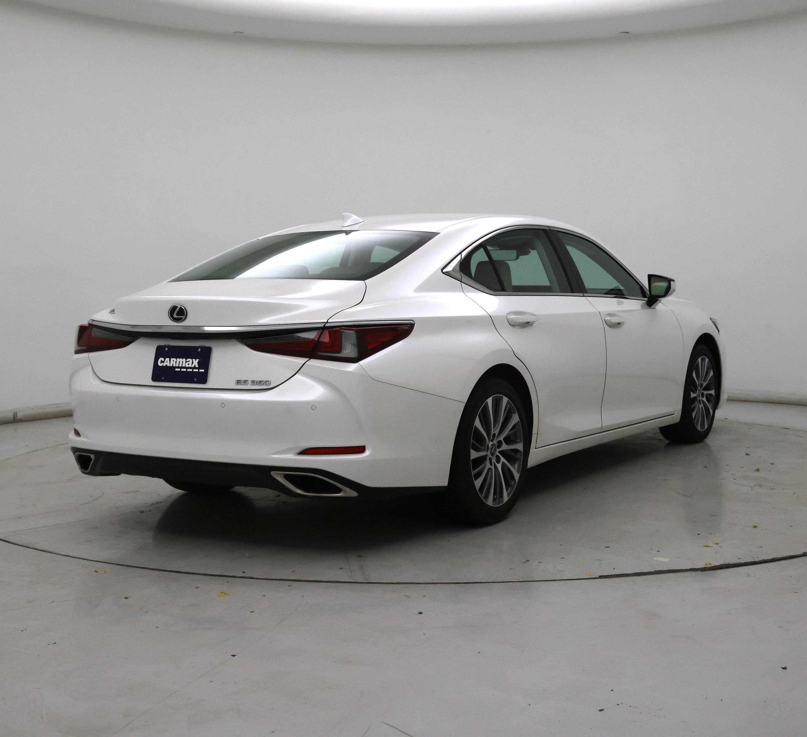 Thumbnail: 2019 Lexus ES - 8