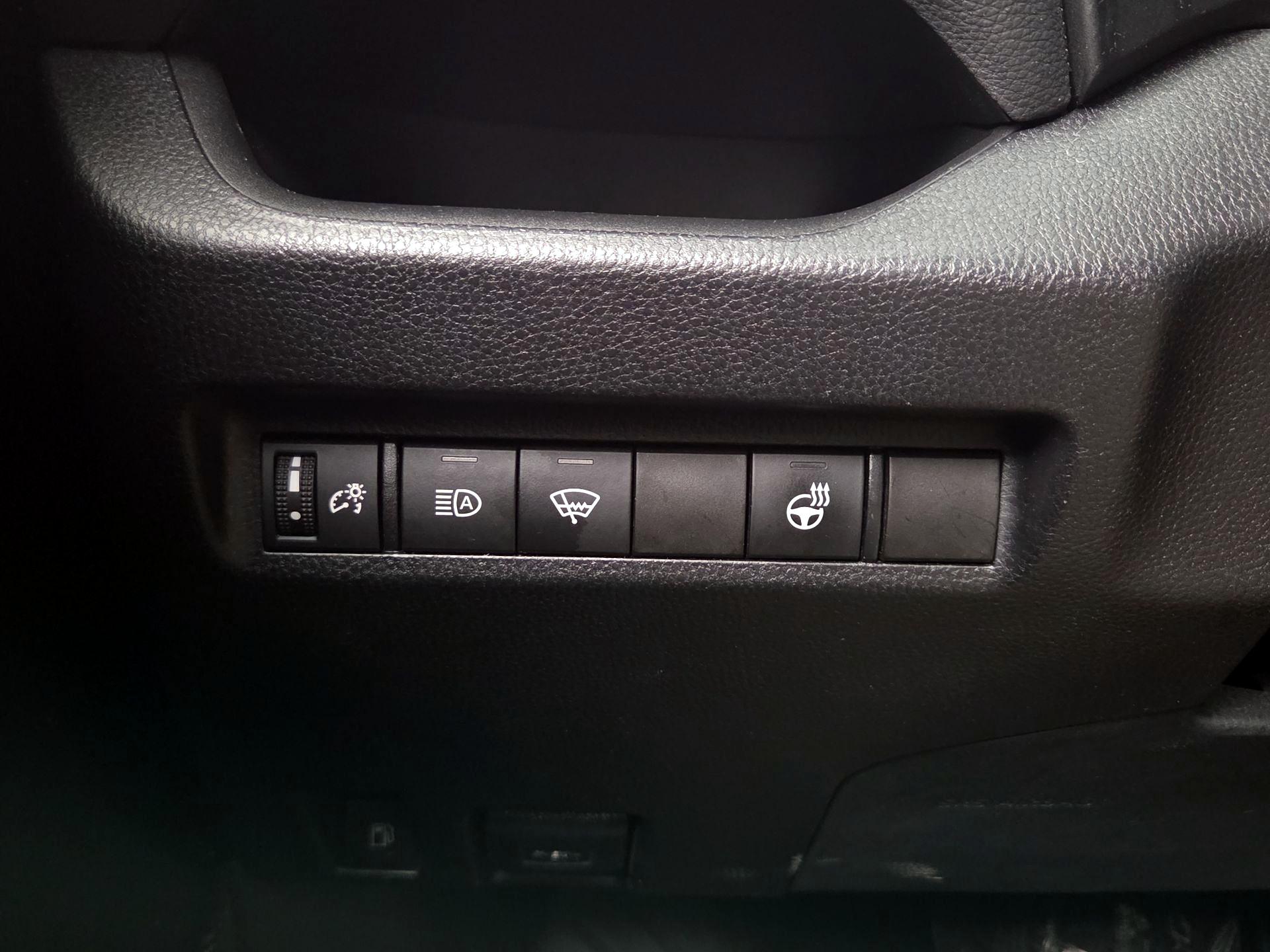 Thumbnail: 2020 Toyota RAV4 - 13