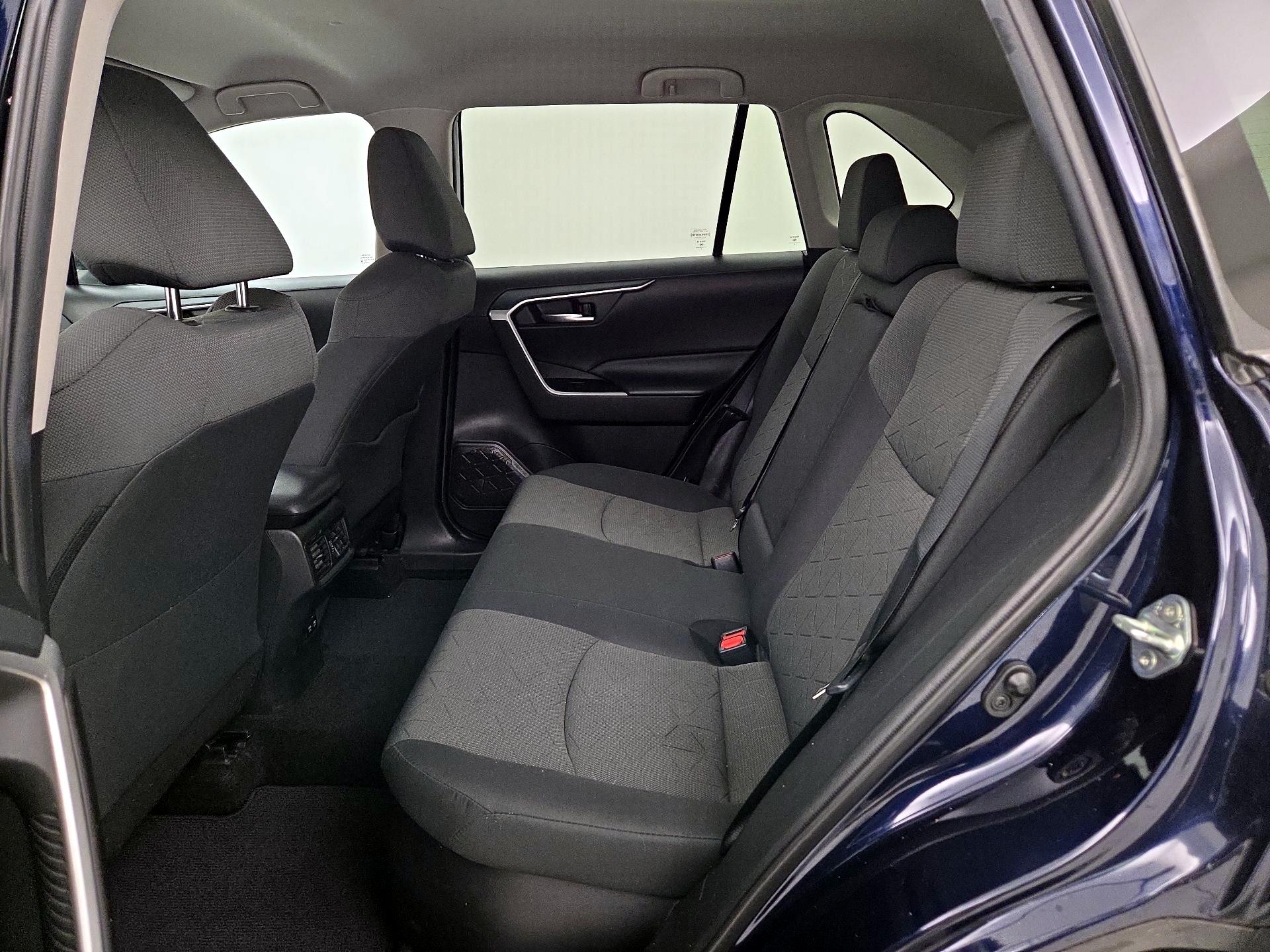 Thumbnail: 2020 Toyota RAV4 - 19