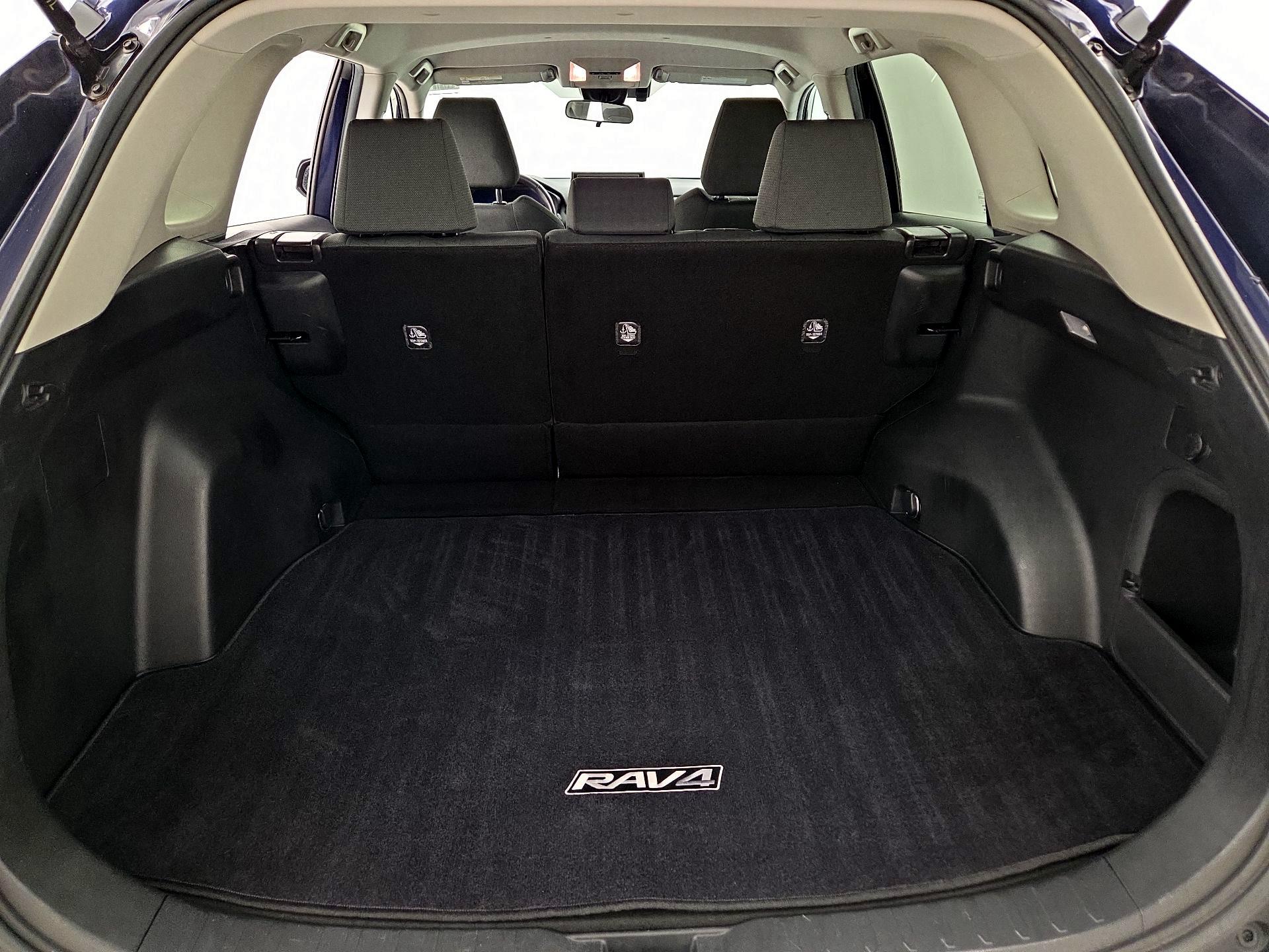 Thumbnail: 2020 Toyota RAV4 - 20