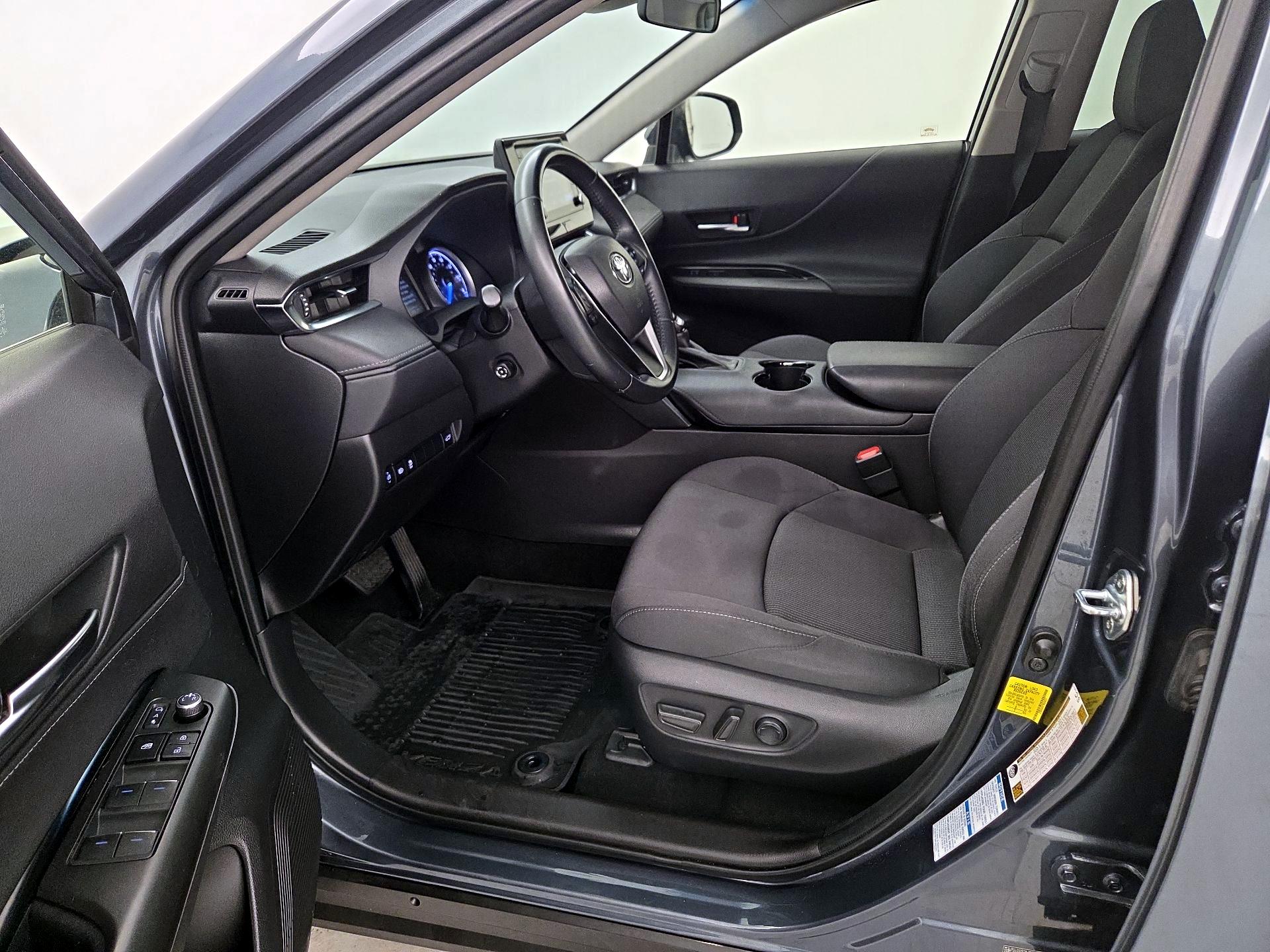 Thumbnail: 2021 Toyota Venza - 11