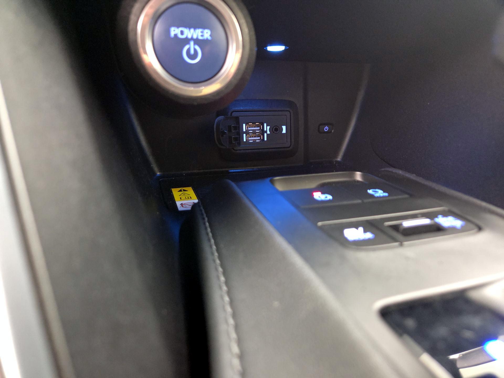 Thumbnail: 2021 Toyota Venza - 18