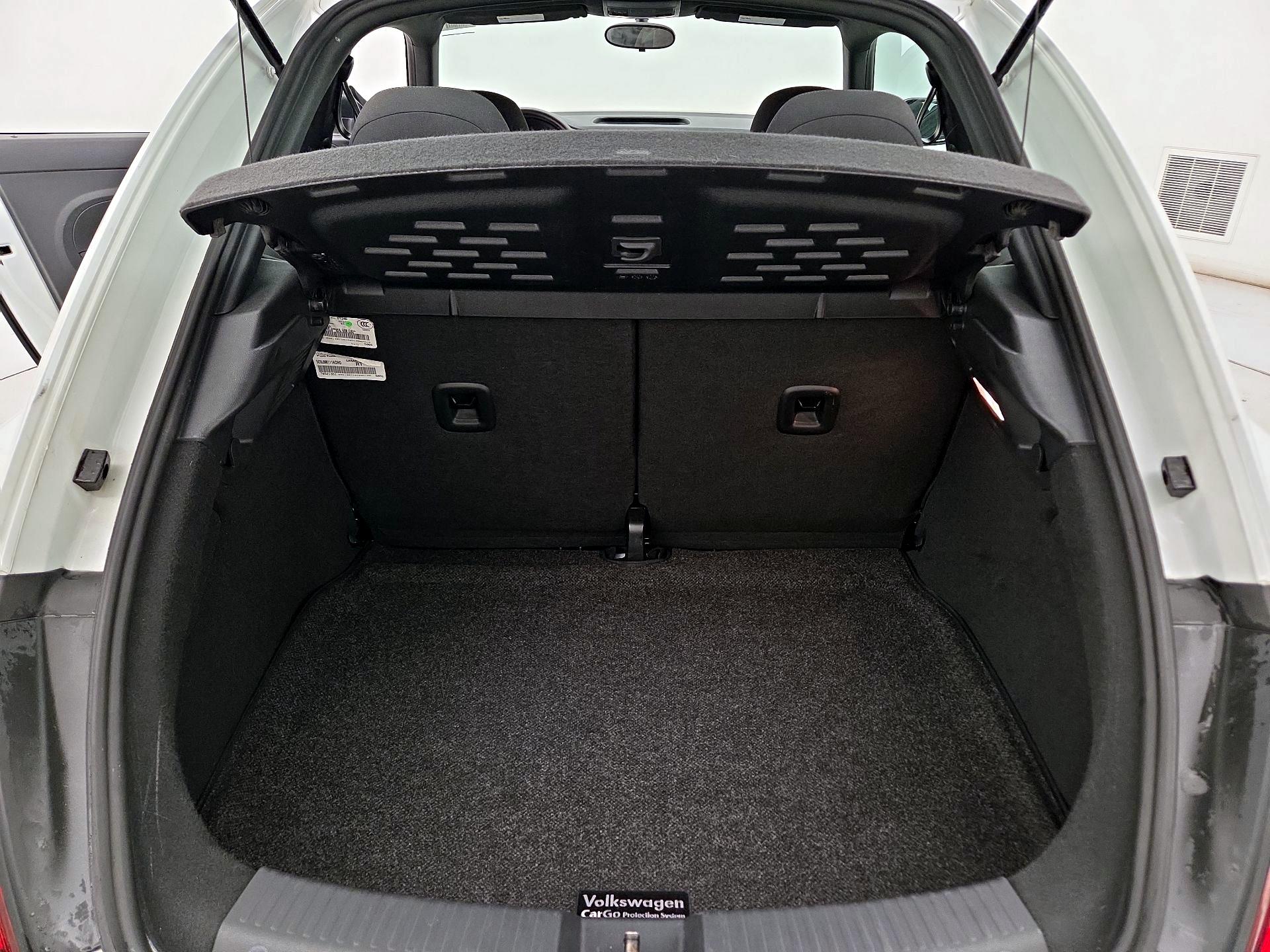 Thumbnail: 2018 Volkswagen Beetle - 19