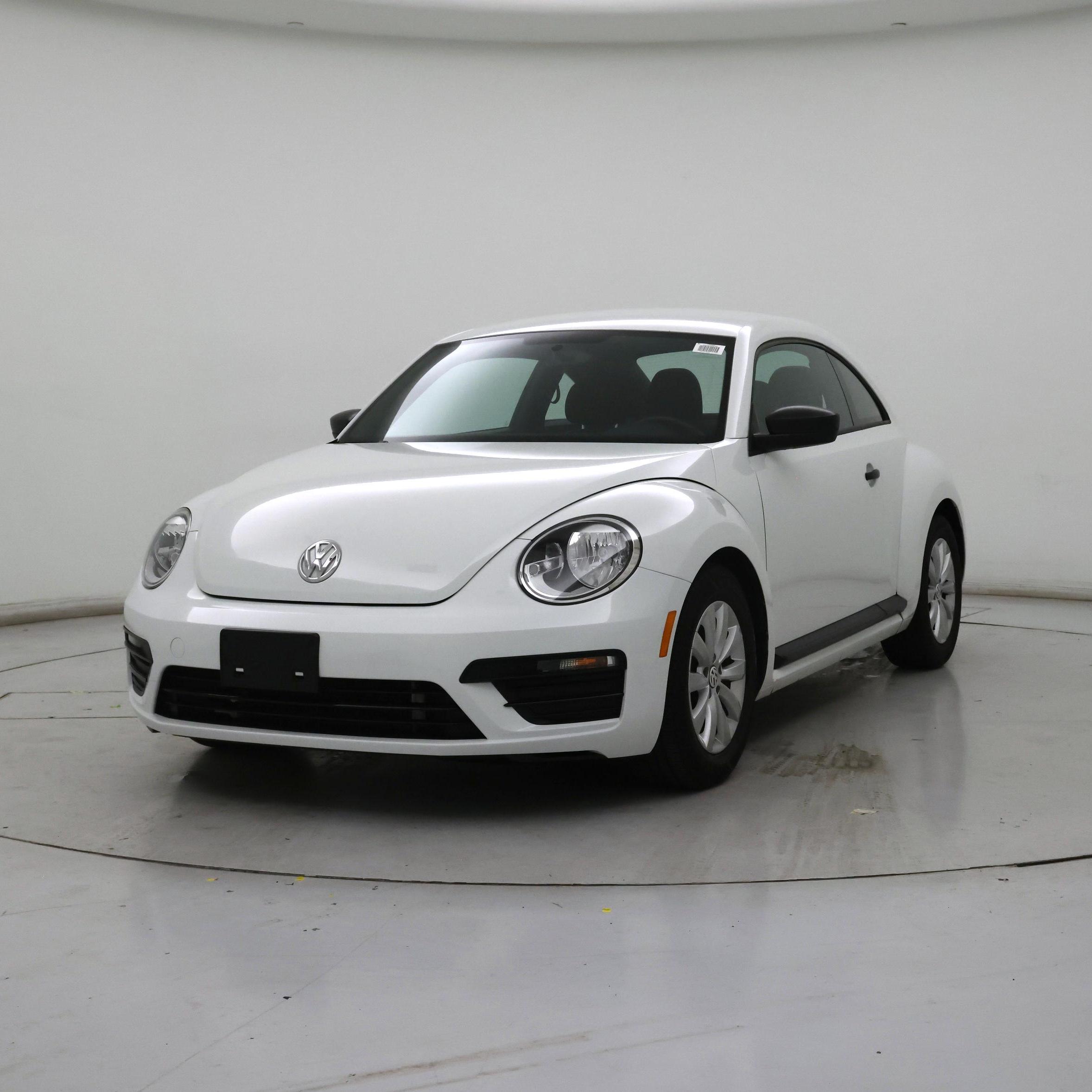Thumbnail: 2018 Volkswagen Beetle - 4