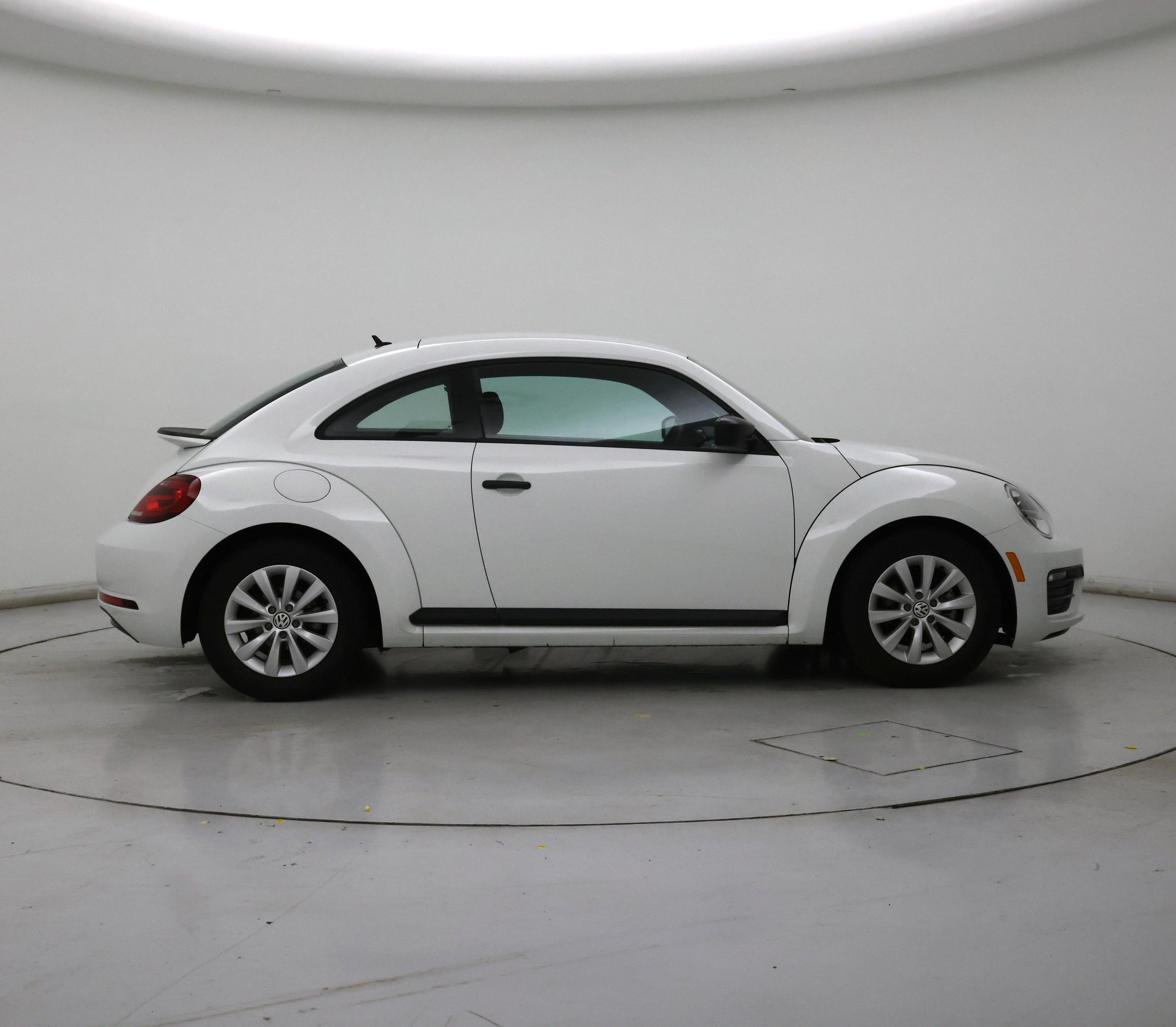 Thumbnail: 2018 Volkswagen Beetle - 7