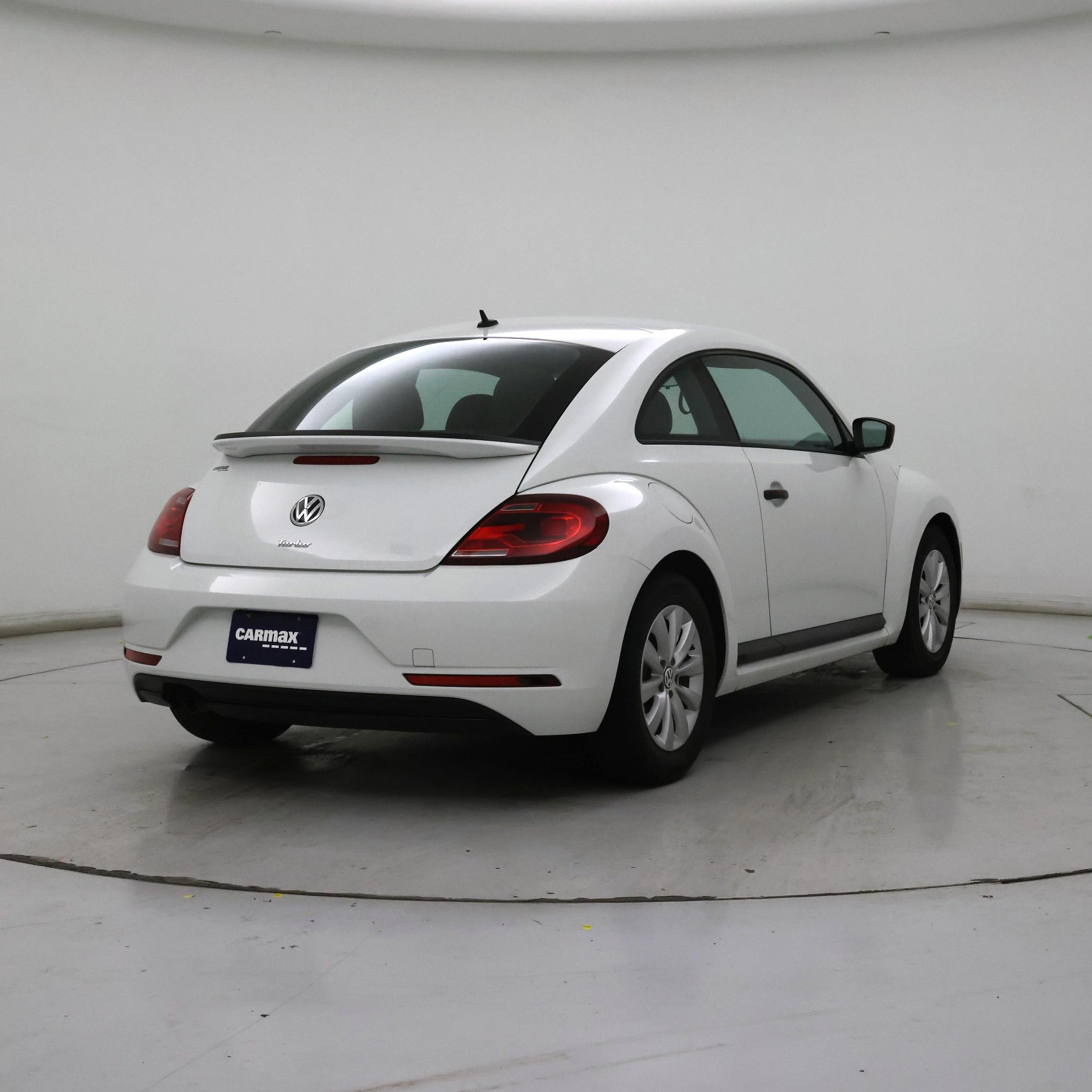 Thumbnail: 2018 Volkswagen Beetle - 8