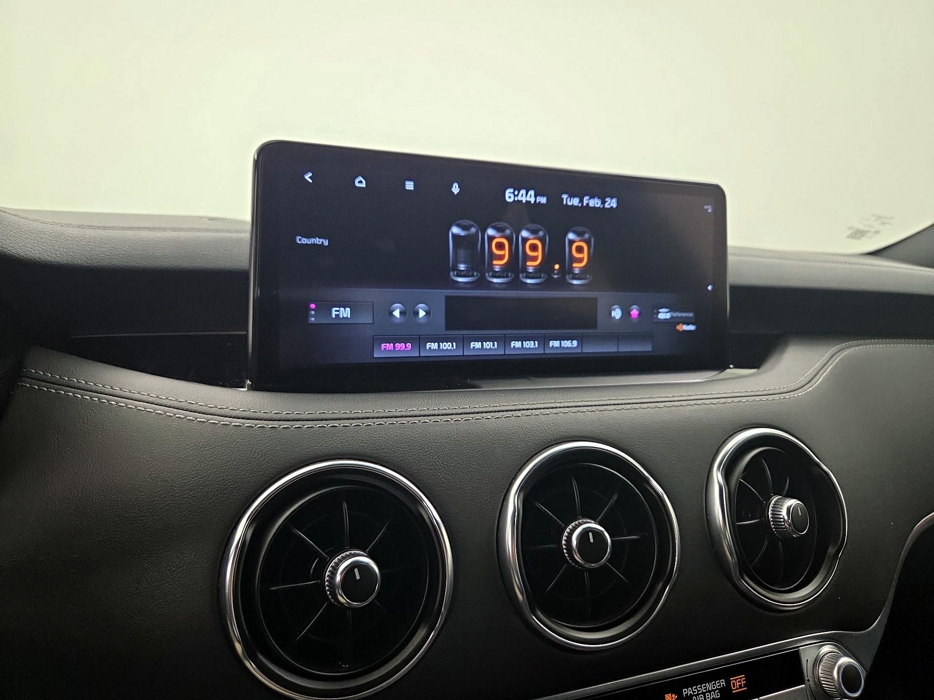 Thumbnail: 2022 Kia Stinger - 16