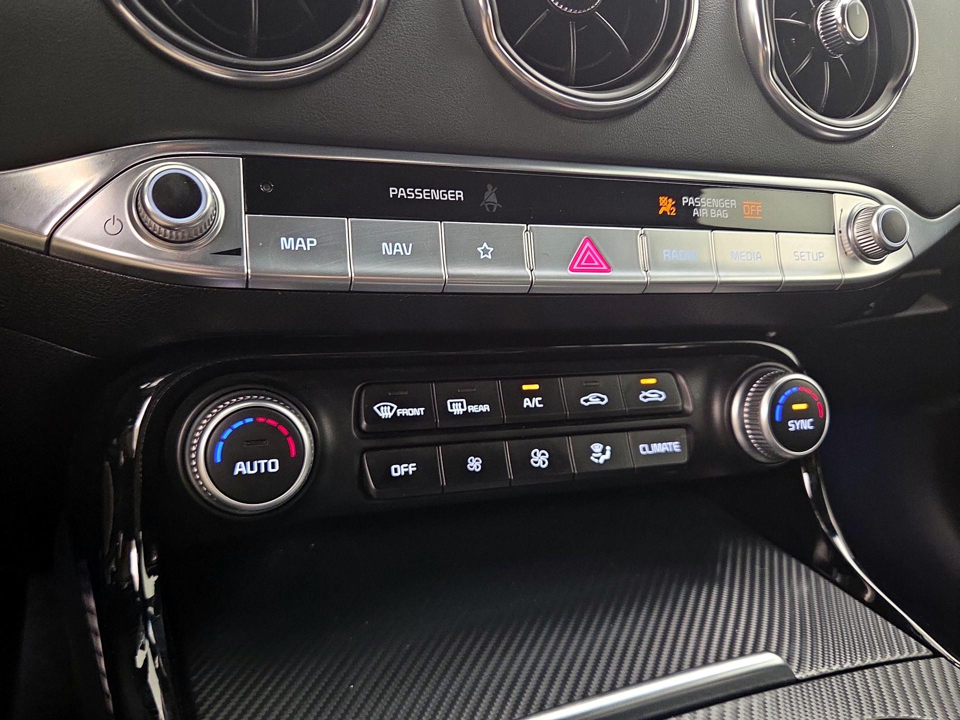 Thumbnail: 2022 Kia Stinger - 17