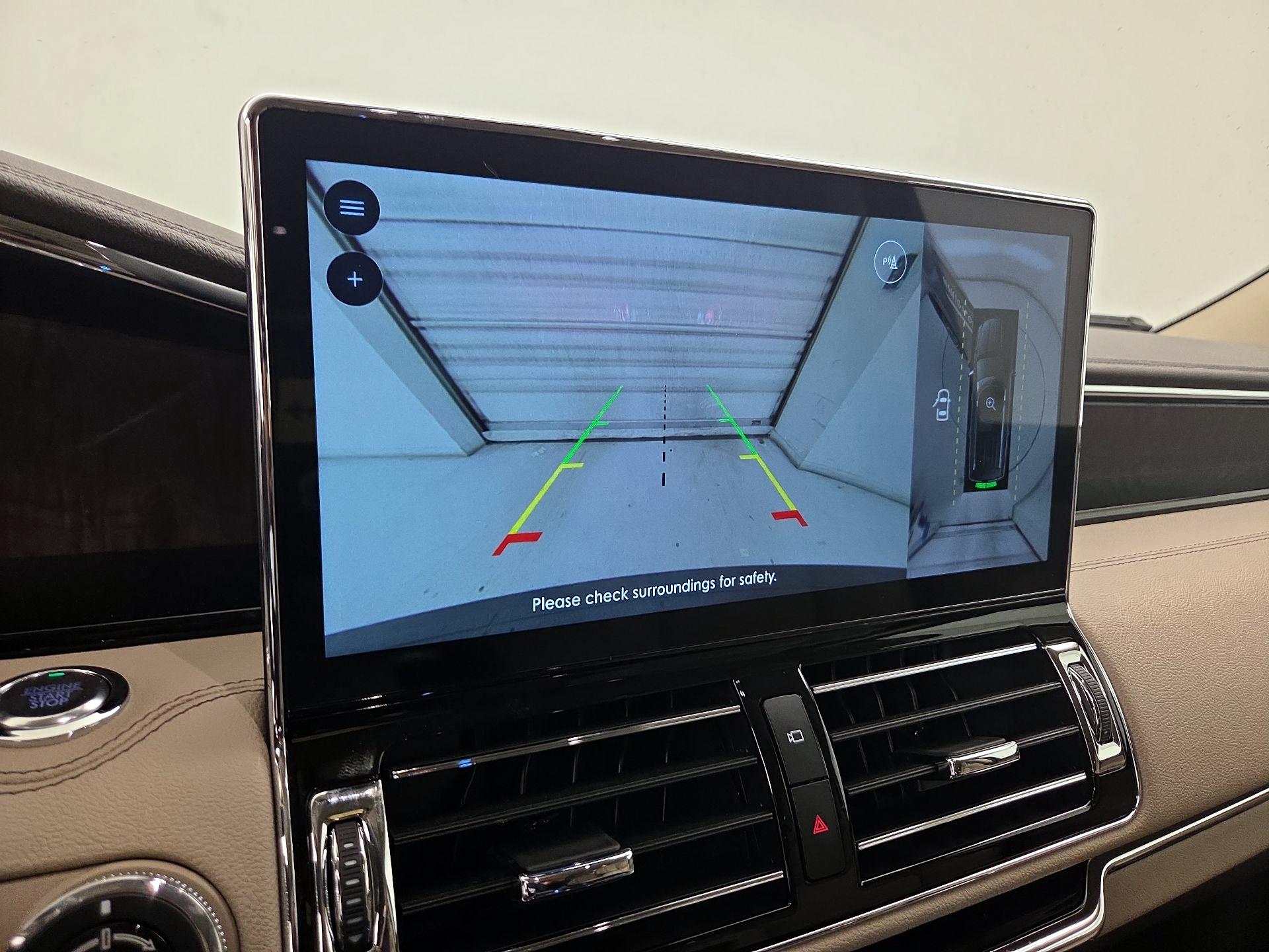 Thumbnail: 2024 Lincoln Navigator L - 15