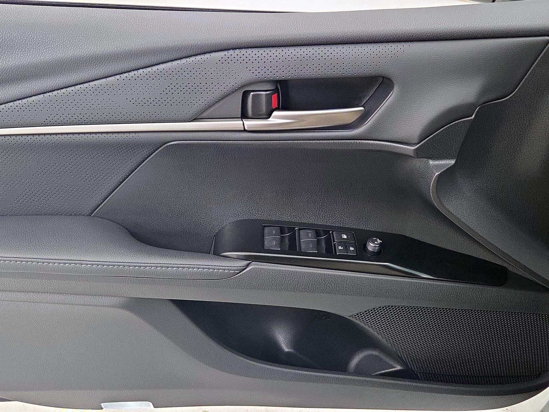 Thumbnail: 2026 Toyota Camry - 12