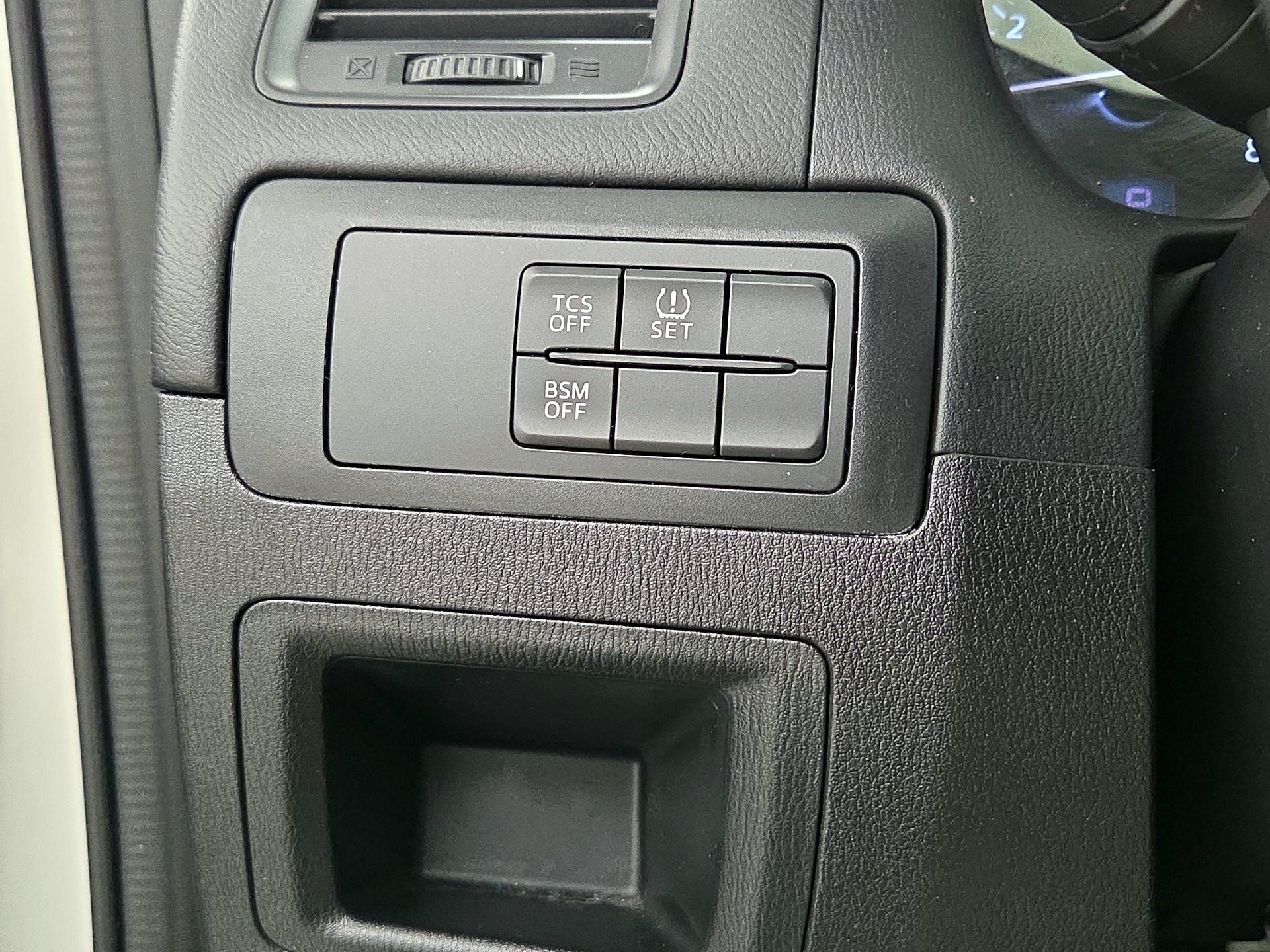 Thumbnail: 2015 Mazda CX-5 - 11