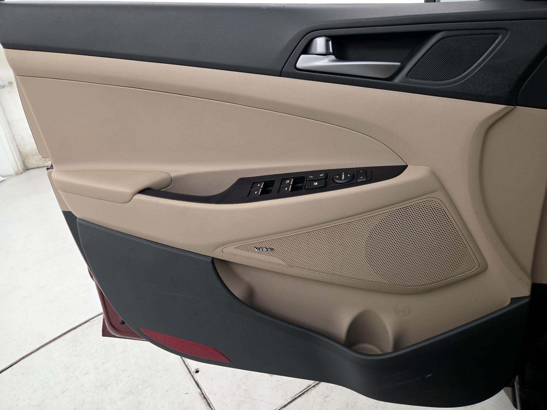 Thumbnail: 2017 Hyundai Tucson - 12