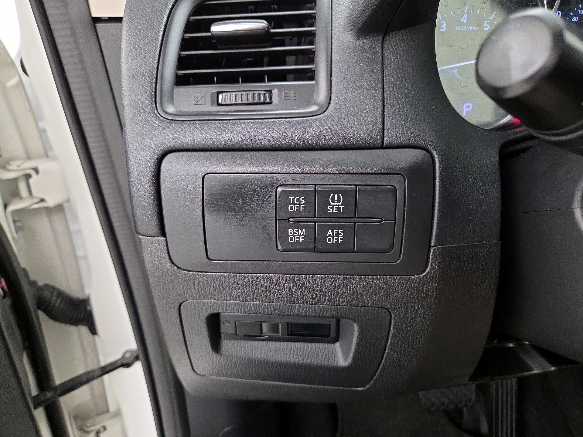 Thumbnail: 2015 Mazda CX-5 - 13