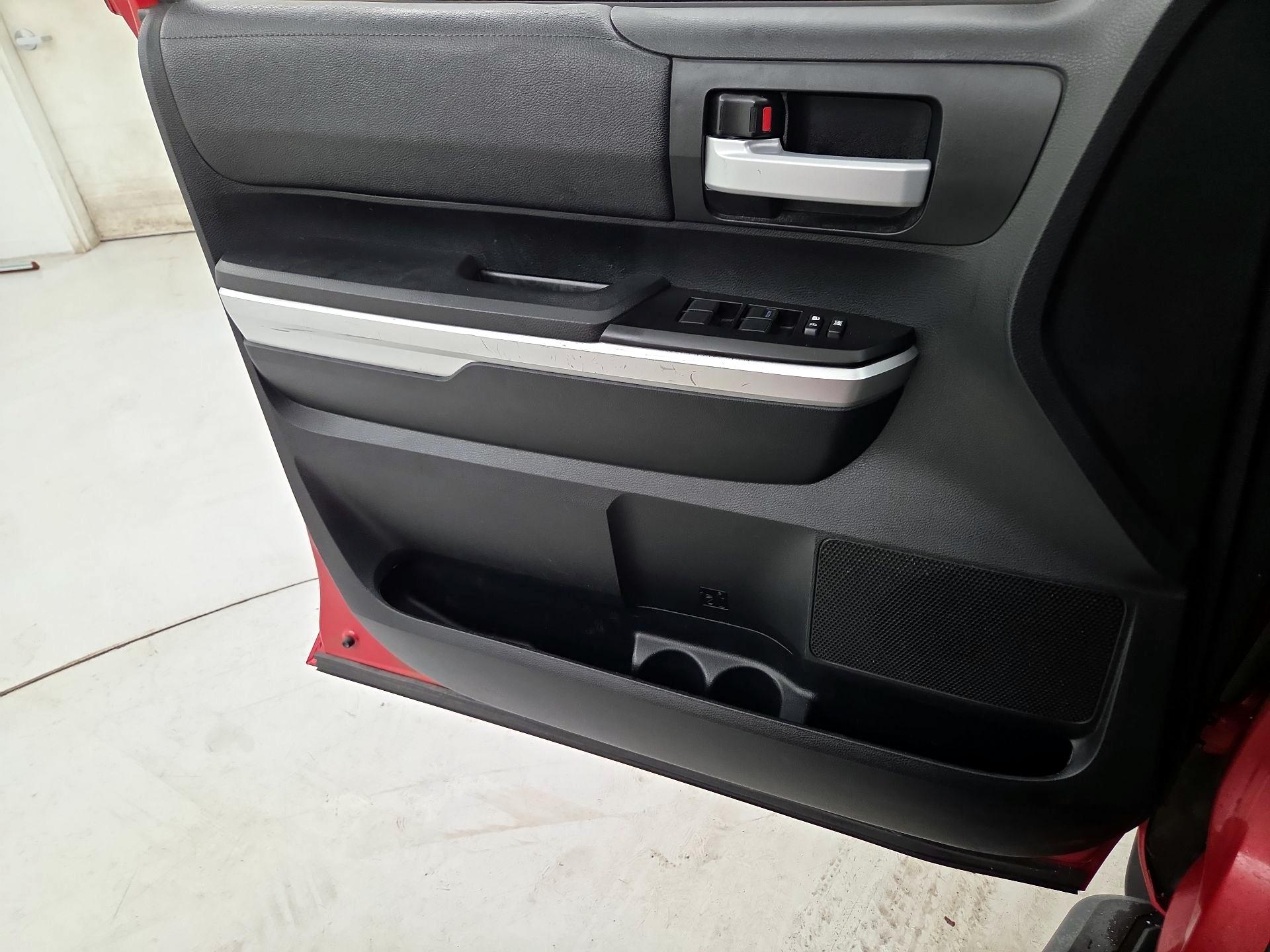 Thumbnail: 2017 Toyota Tundra - 10