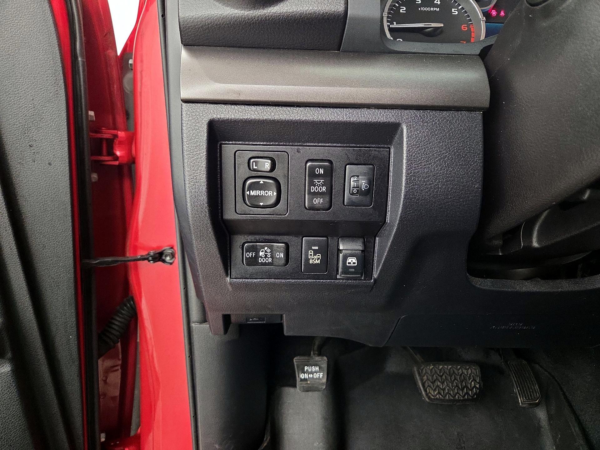 Thumbnail: 2017 Toyota Tundra - 11