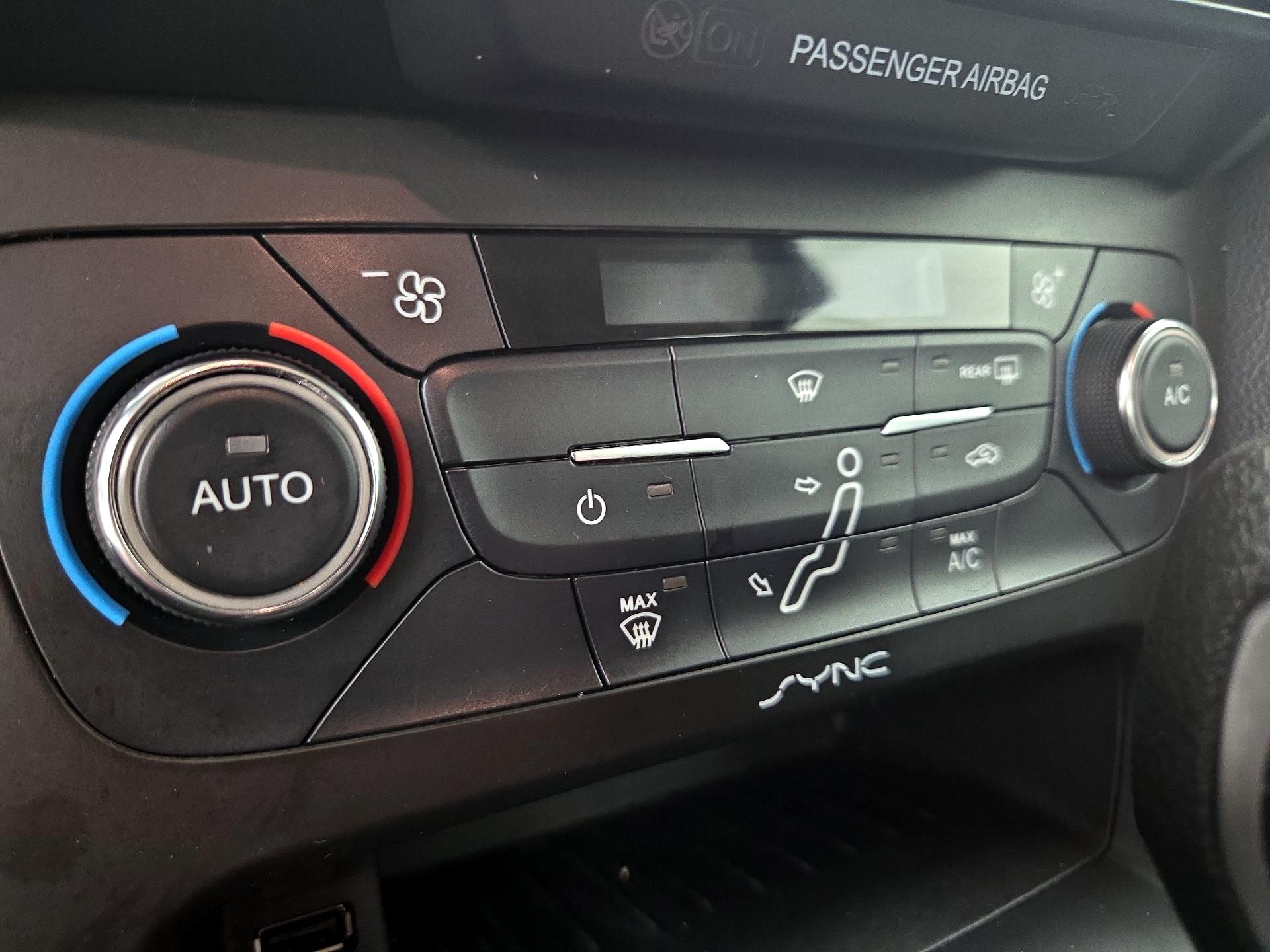 Thumbnail: 2017 Ford Focus - 16