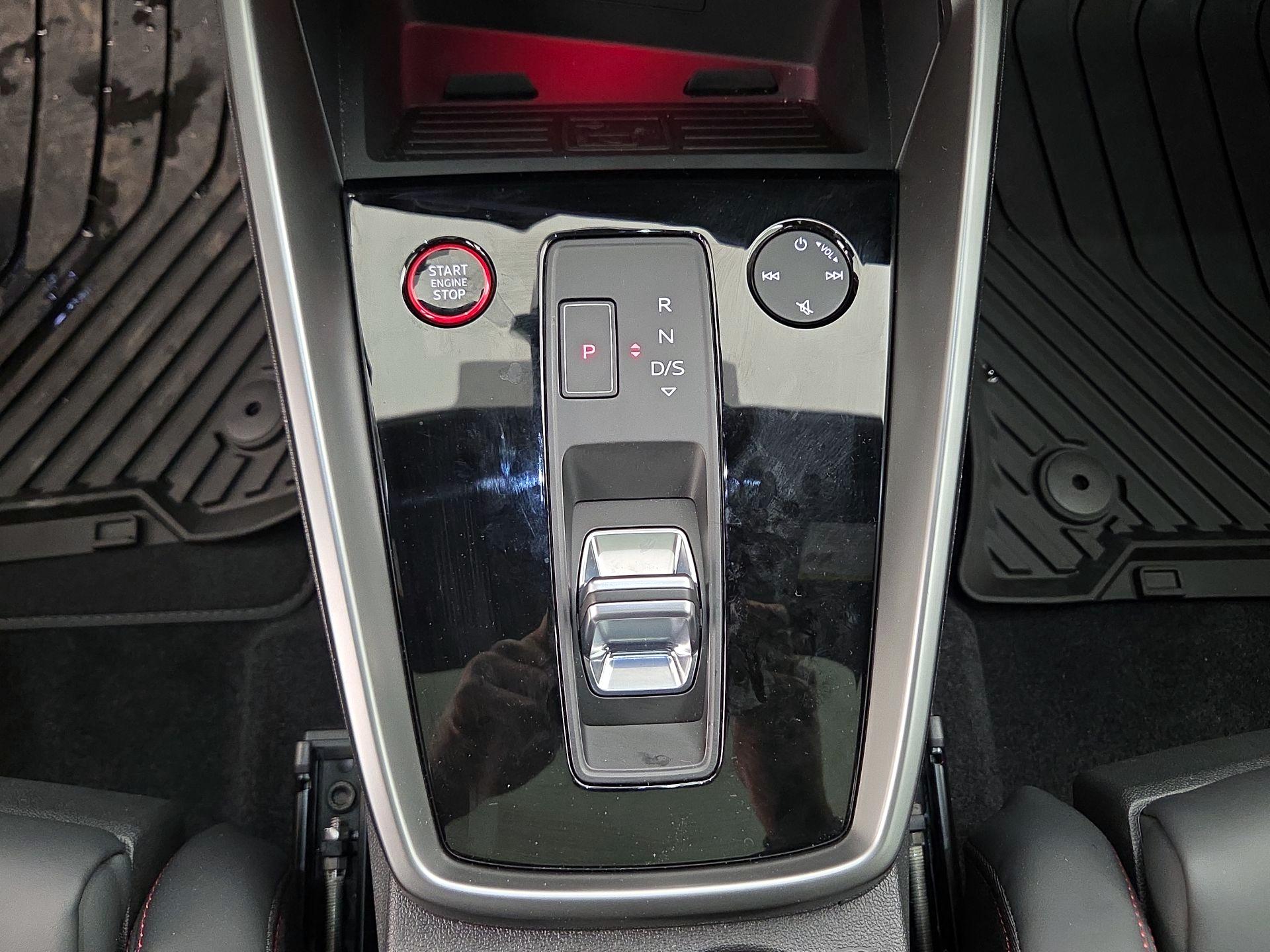 Thumbnail: 2023 Audi RS 3 - 18