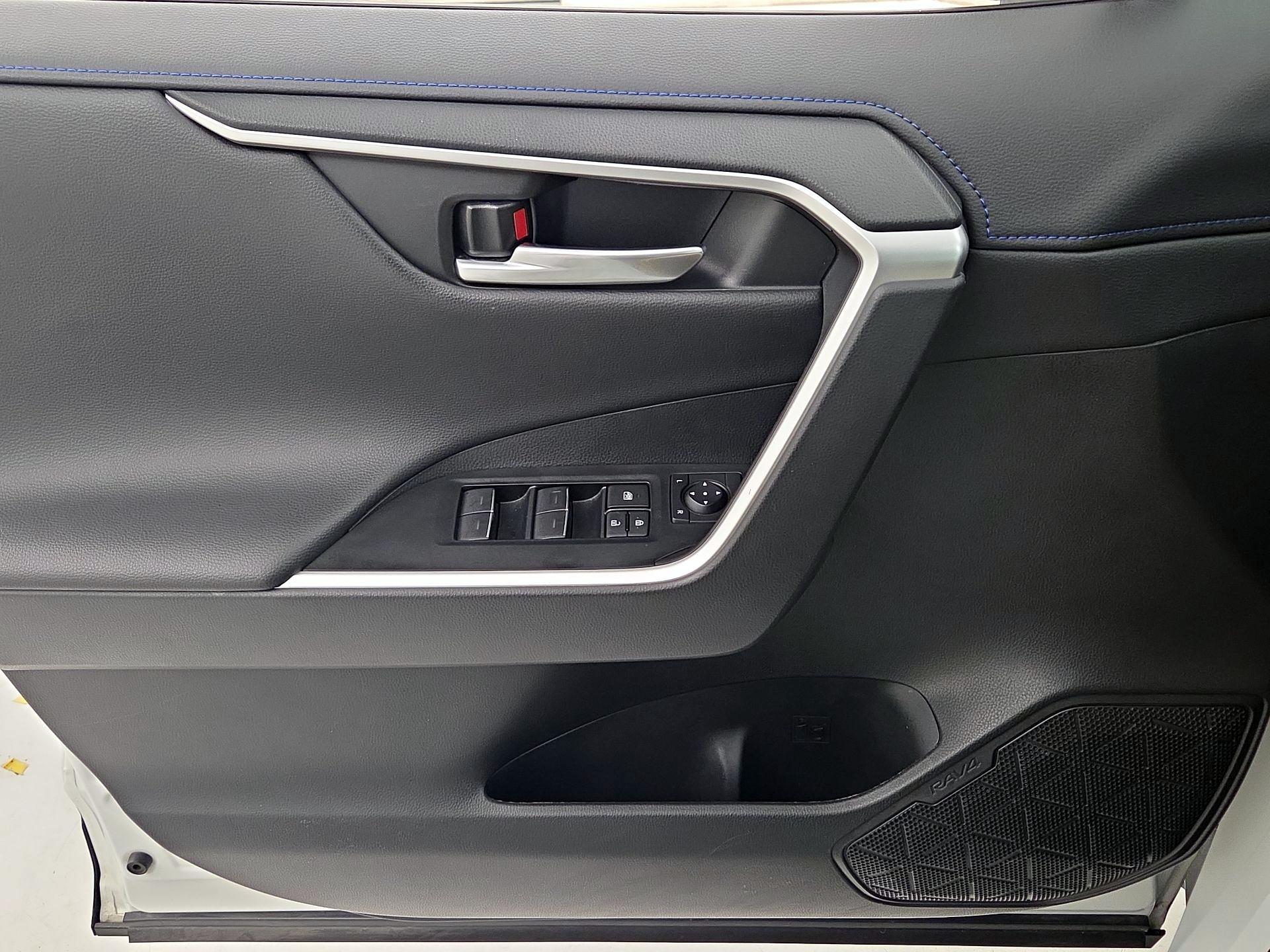 Thumbnail: 2024 Toyota RAV4 - 12