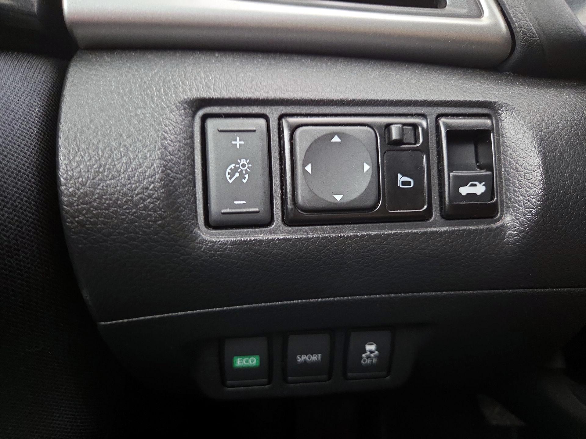 Thumbnail: 2017 Nissan Sentra - 13