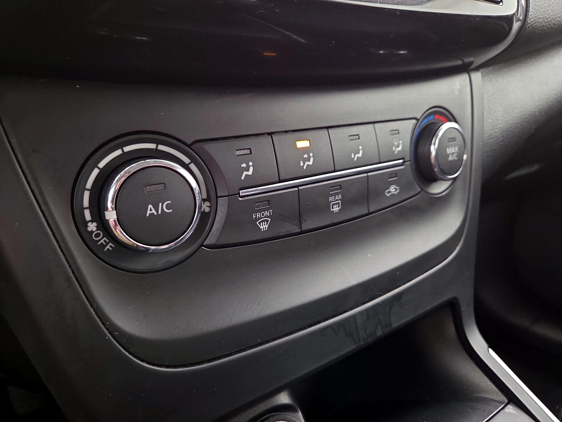 Thumbnail: 2017 Nissan Sentra - 17