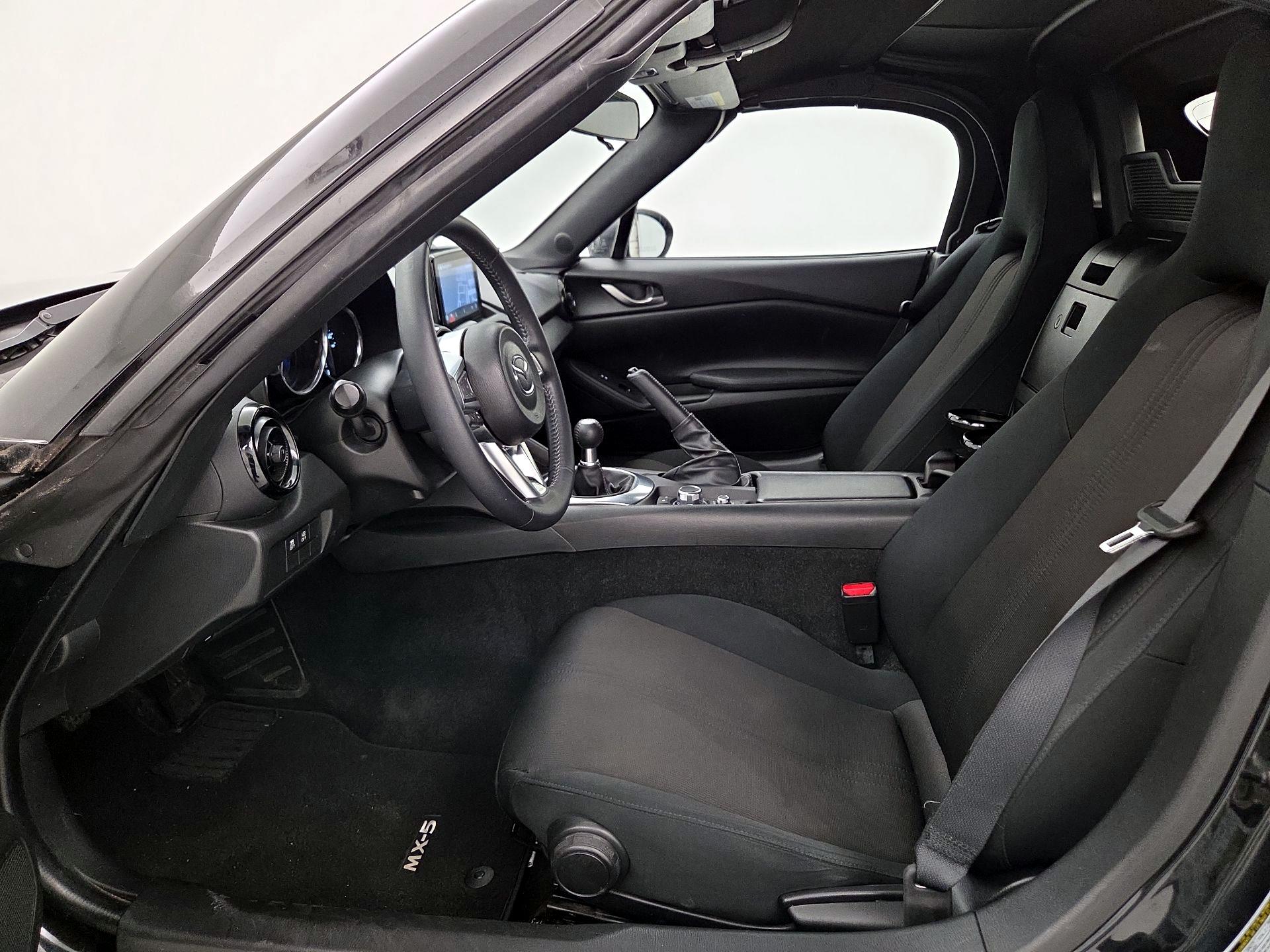 Thumbnail: 2021 Mazda MX-5 Miata - 11