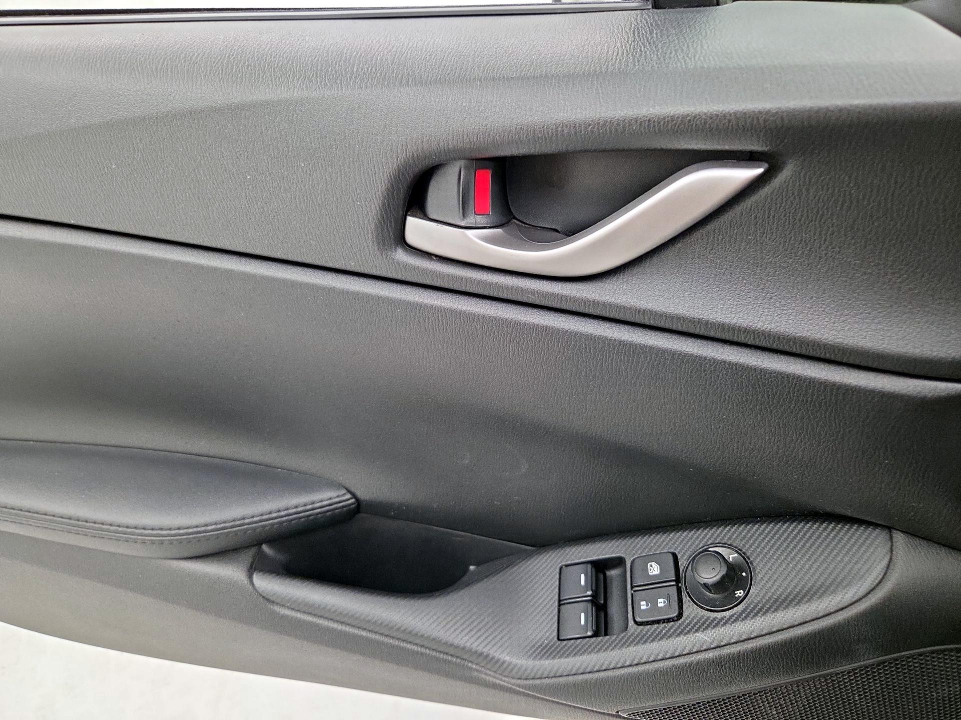 Thumbnail: 2021 Mazda MX-5 Miata - 12