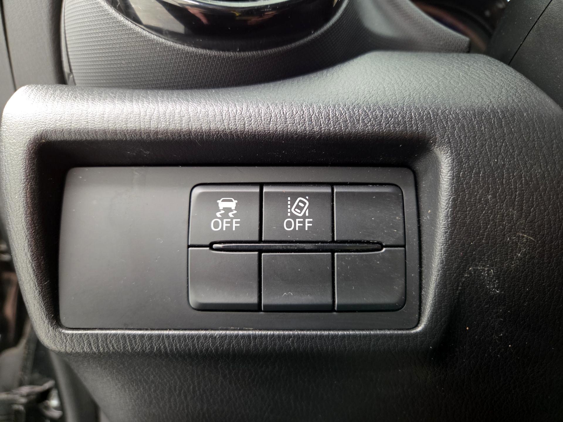 Thumbnail: 2021 Mazda MX-5 Miata - 13