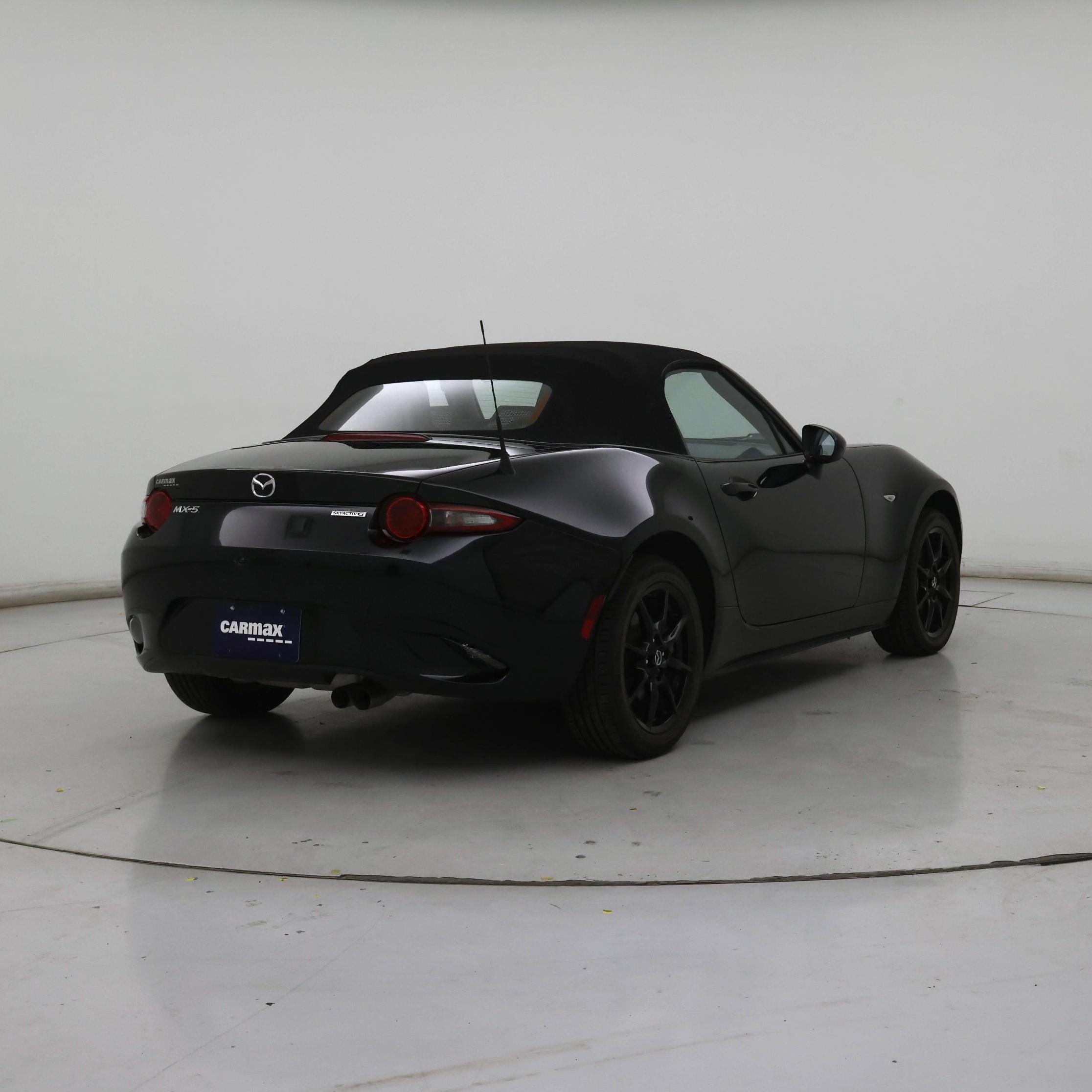 Thumbnail: 2021 Mazda MX-5 Miata - 8