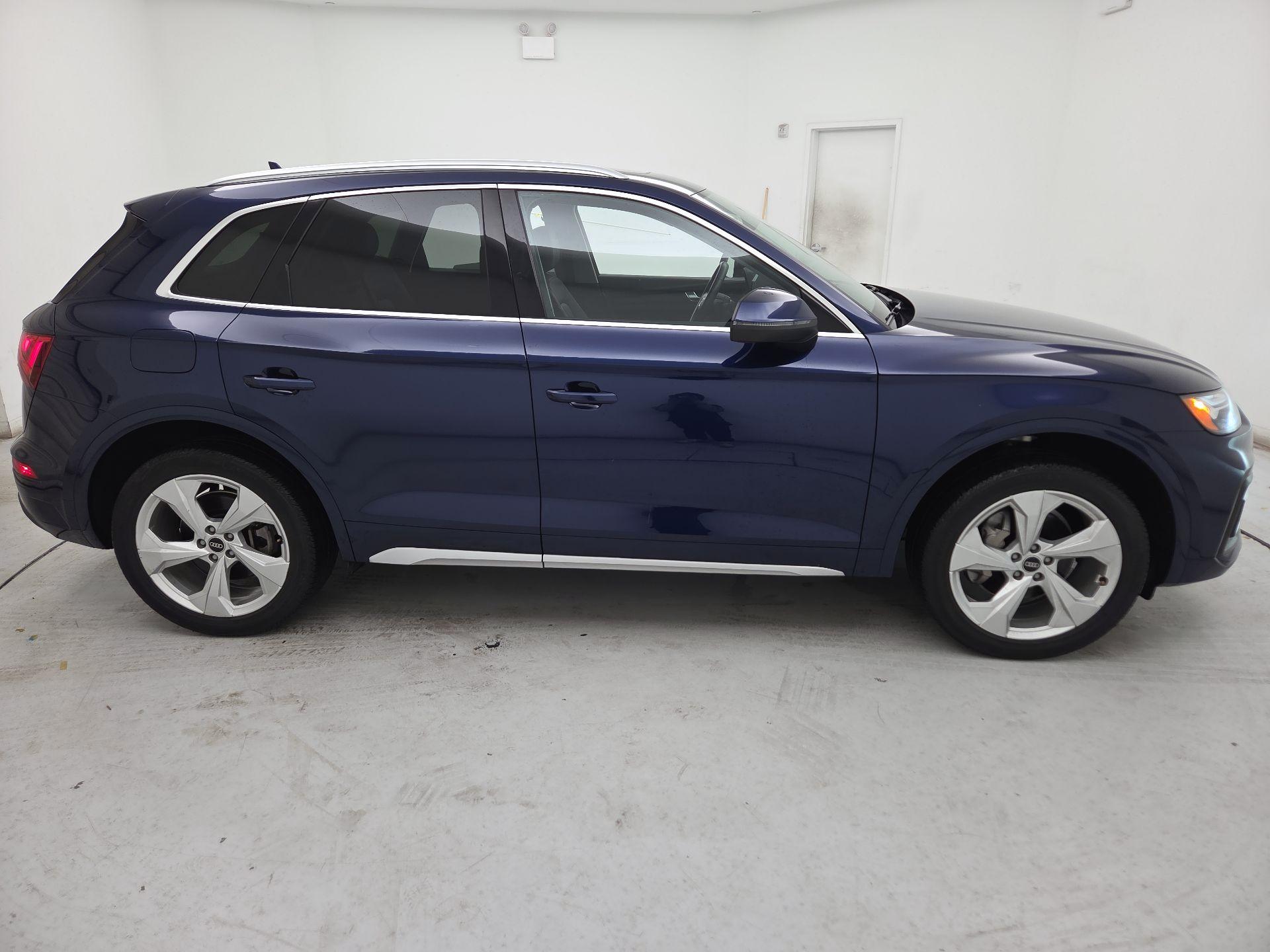 Thumbnail: 2021 Audi Q5 - 4