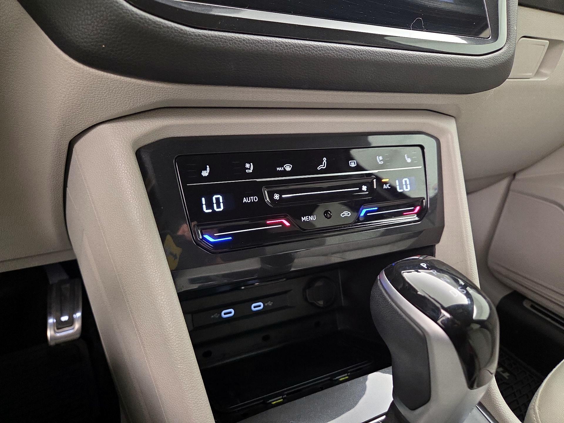 Thumbnail: 2024 Volkswagen Tiguan - 17