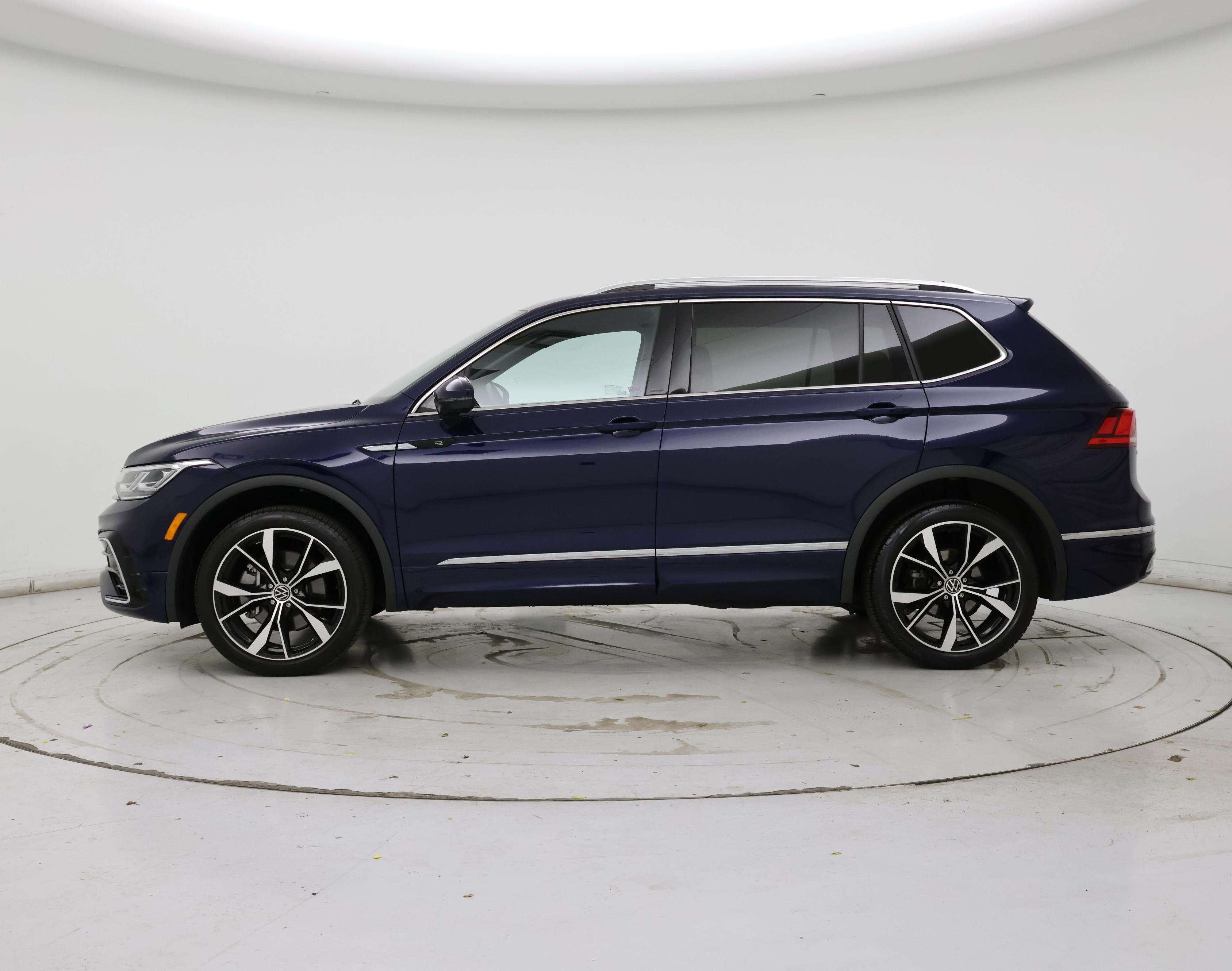 Thumbnail: 2024 Volkswagen Tiguan - 3